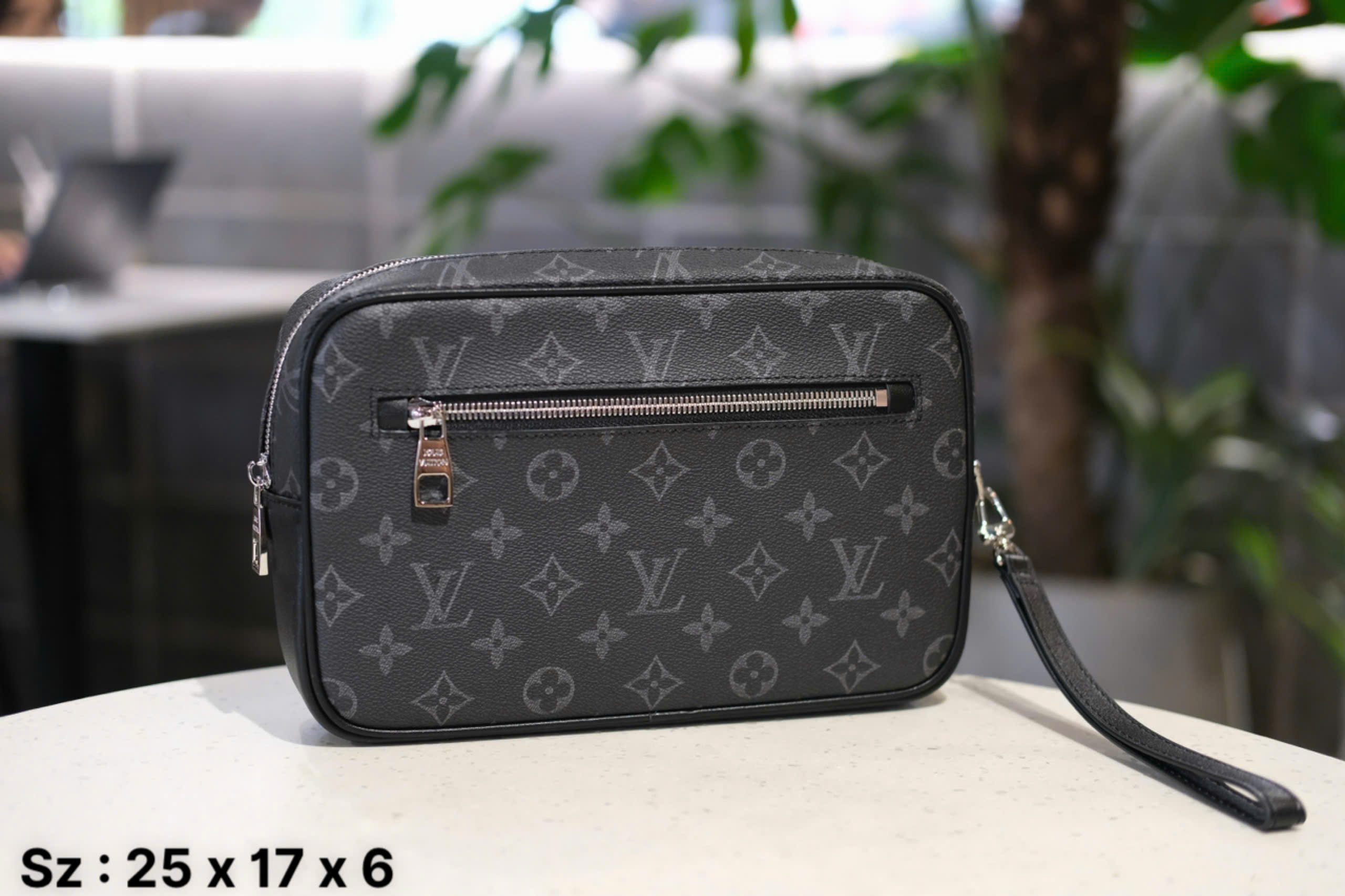 Túi Clutch cầm tay Louis Vuitton LV Đen họa tiết hoa vân size 25x17x6cm Like Auth Fullbox phụ kiện DDT