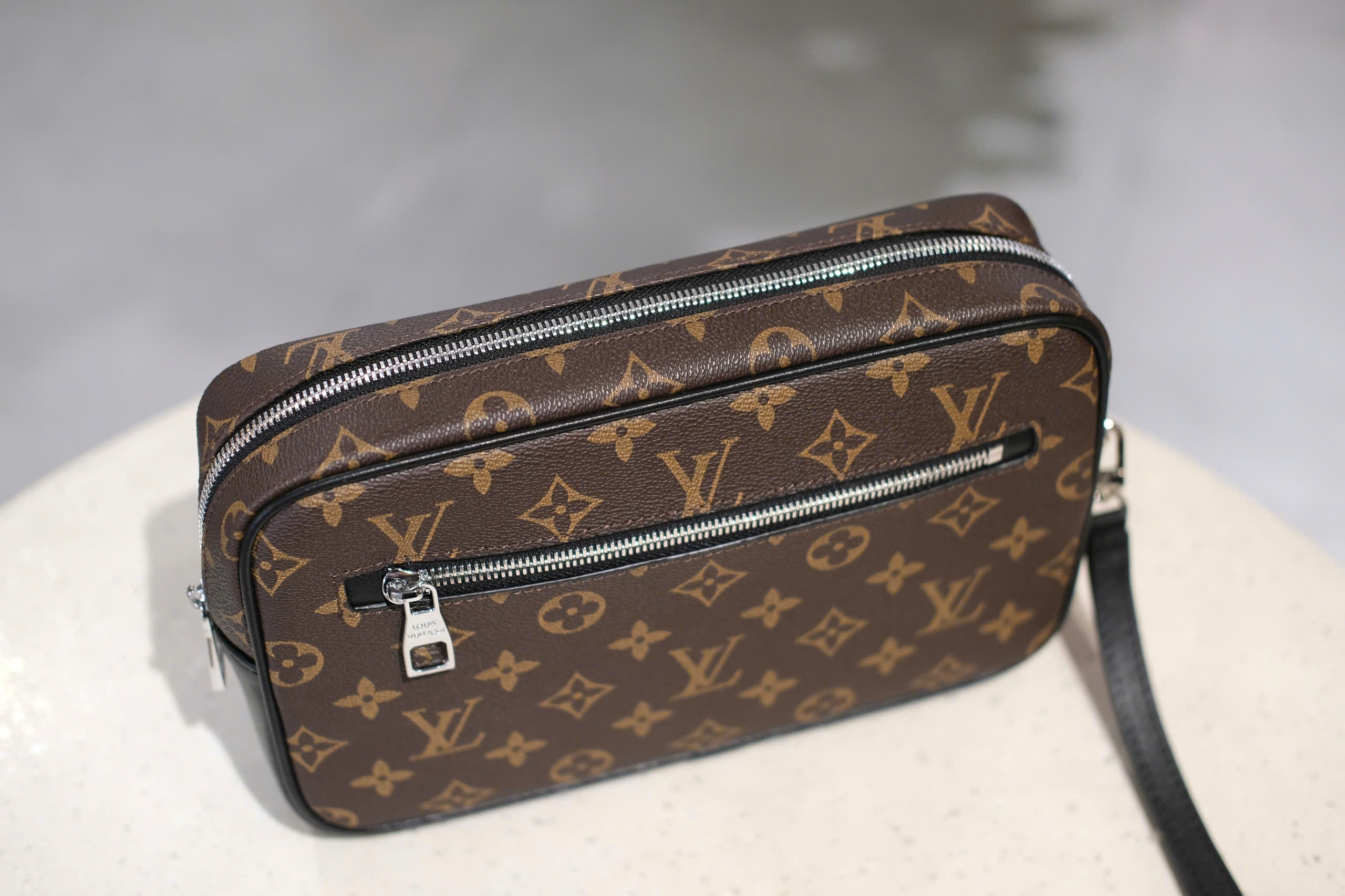 Túi Clutch cầm tay Louis Vuitton LV Nâu họa tiết hoa vân size 25x17x6cm Like Auth Fullbox phụ kiện DDT