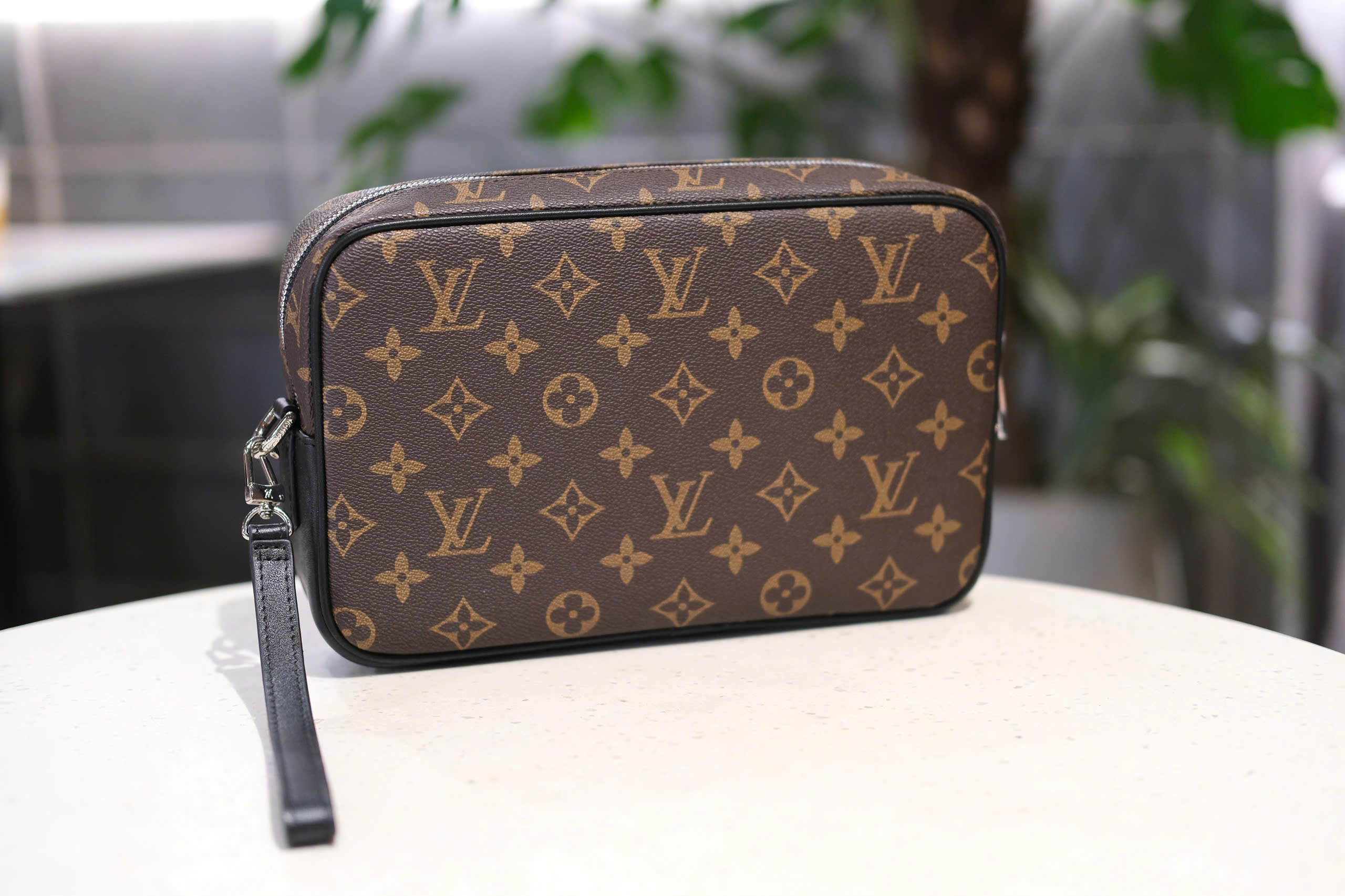 Túi Clutch cầm tay Louis Vuitton LV Nâu họa tiết hoa vân size 25x17x6cm Like Auth Fullbox phụ kiện DDT