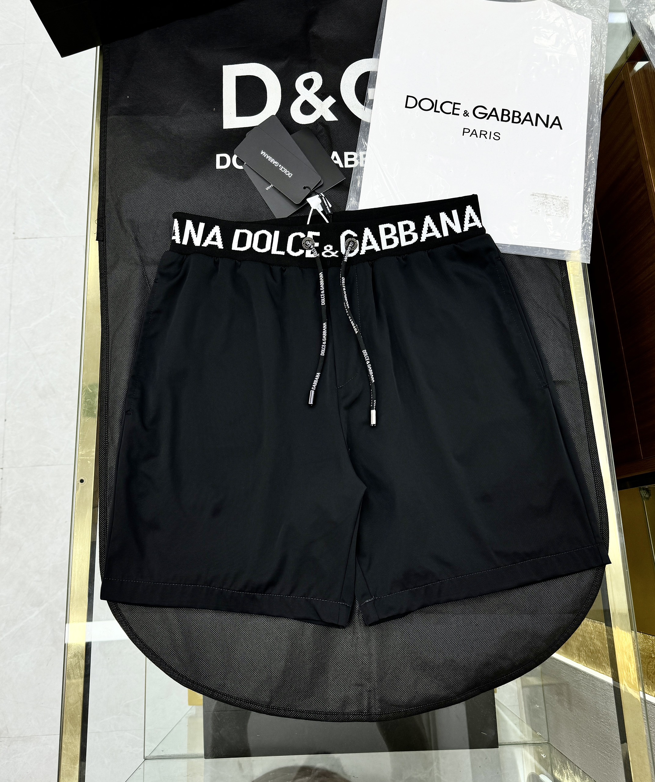 Quần short gió Dolce Gabbana DG logo chữ cạp Like Auth 1-1 on web CD