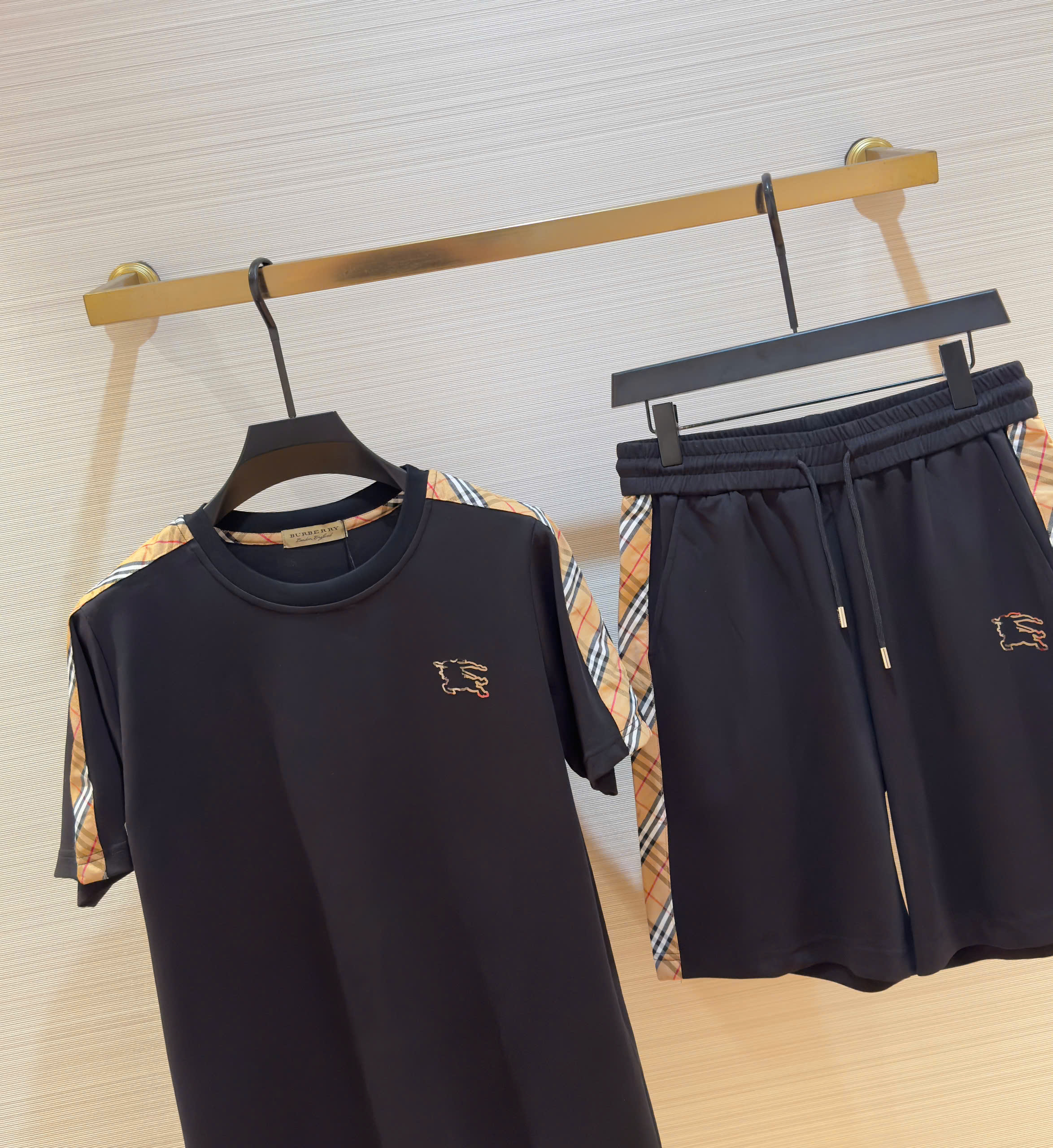 Bộ, Set hè nỉ Burberry BBR Đen kẻ sọc Nâu viền logo ngựa Like Auth on web DDT