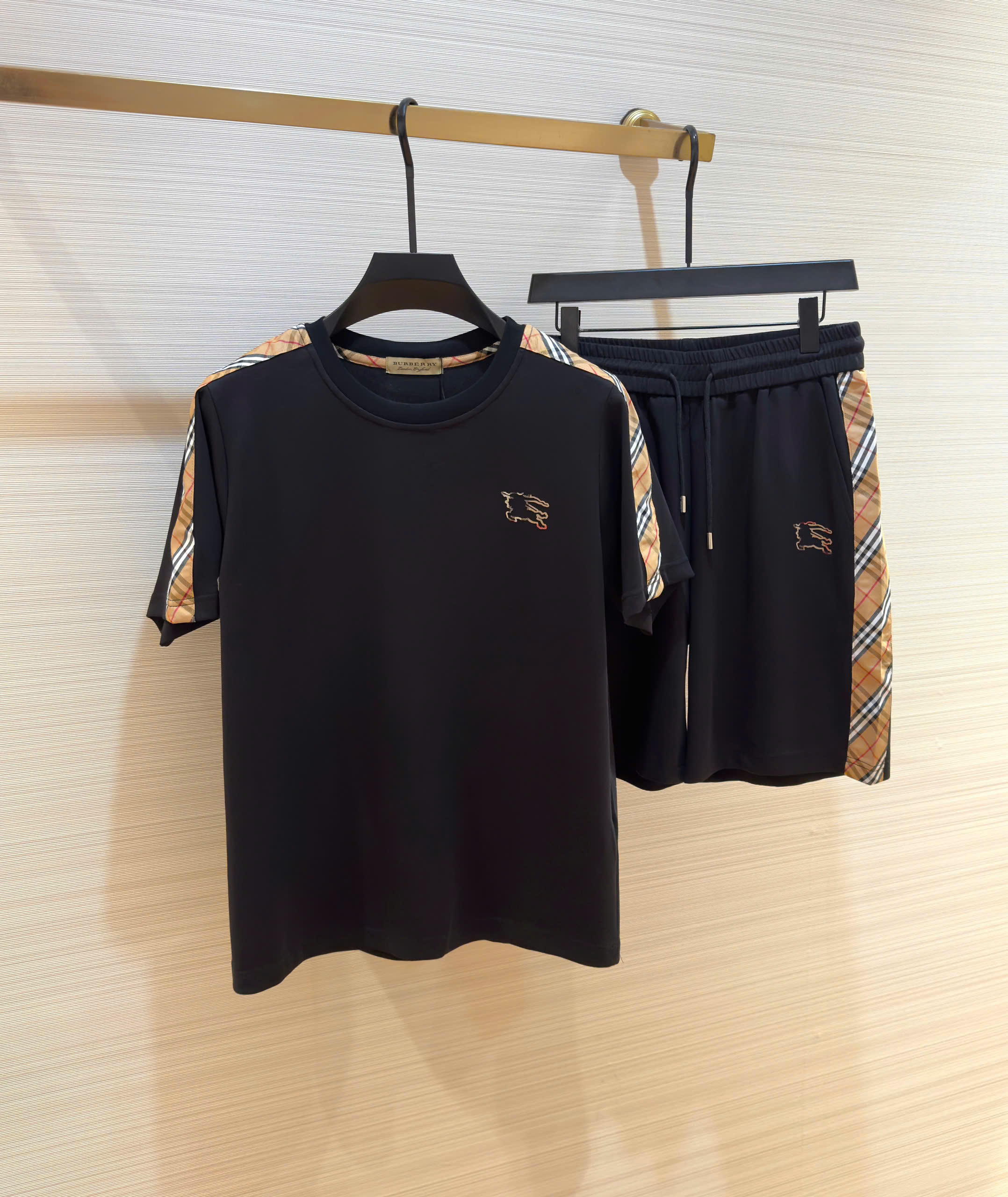 Bộ, Set hè nỉ Burberry BBR Đen kẻ sọc Nâu viền logo ngựa Like Auth on web DDT