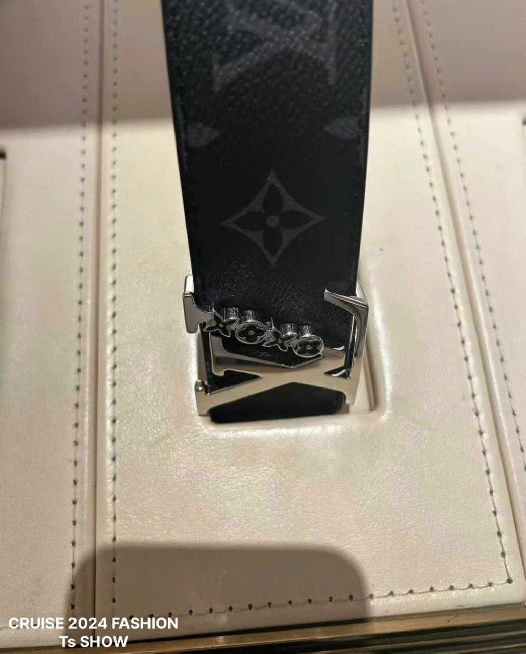 Thắt lưng, dây nịt, belt Louis Vuitton LV họa tiết hoa vân mặt logo Bạc size 85-110cm Like Auth 1-1 on web fullbox DDT