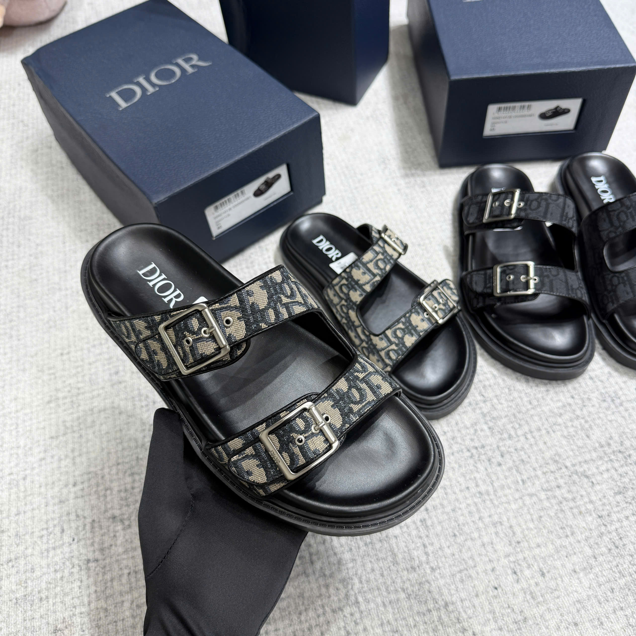 Dép lê quai ngang cài Dior CD họa tiết Like Auth on web fullbox bill thẻ PLD