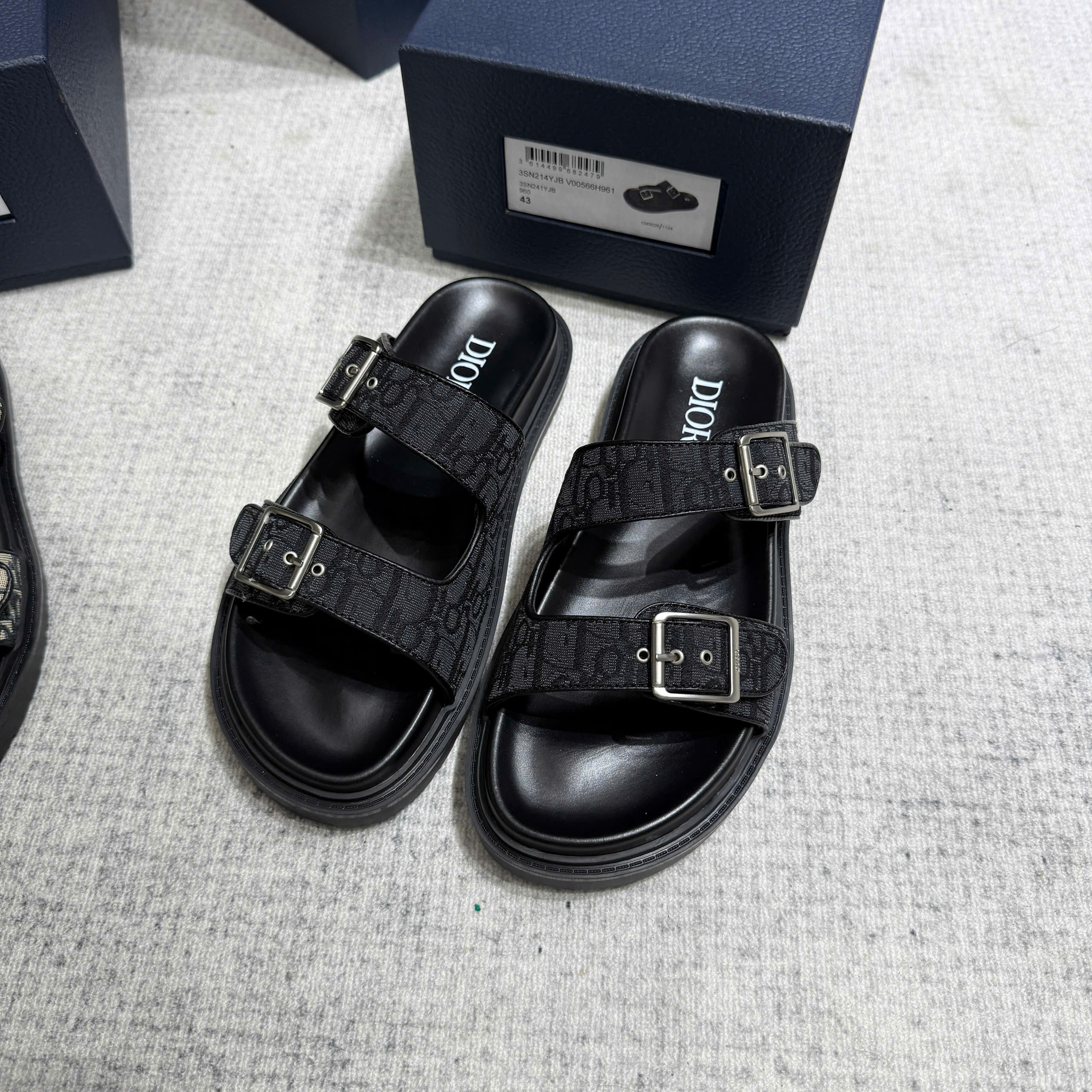 Dép lê quai ngang cài Dior CD họa tiết Like Auth on web fullbox bill thẻ PLD