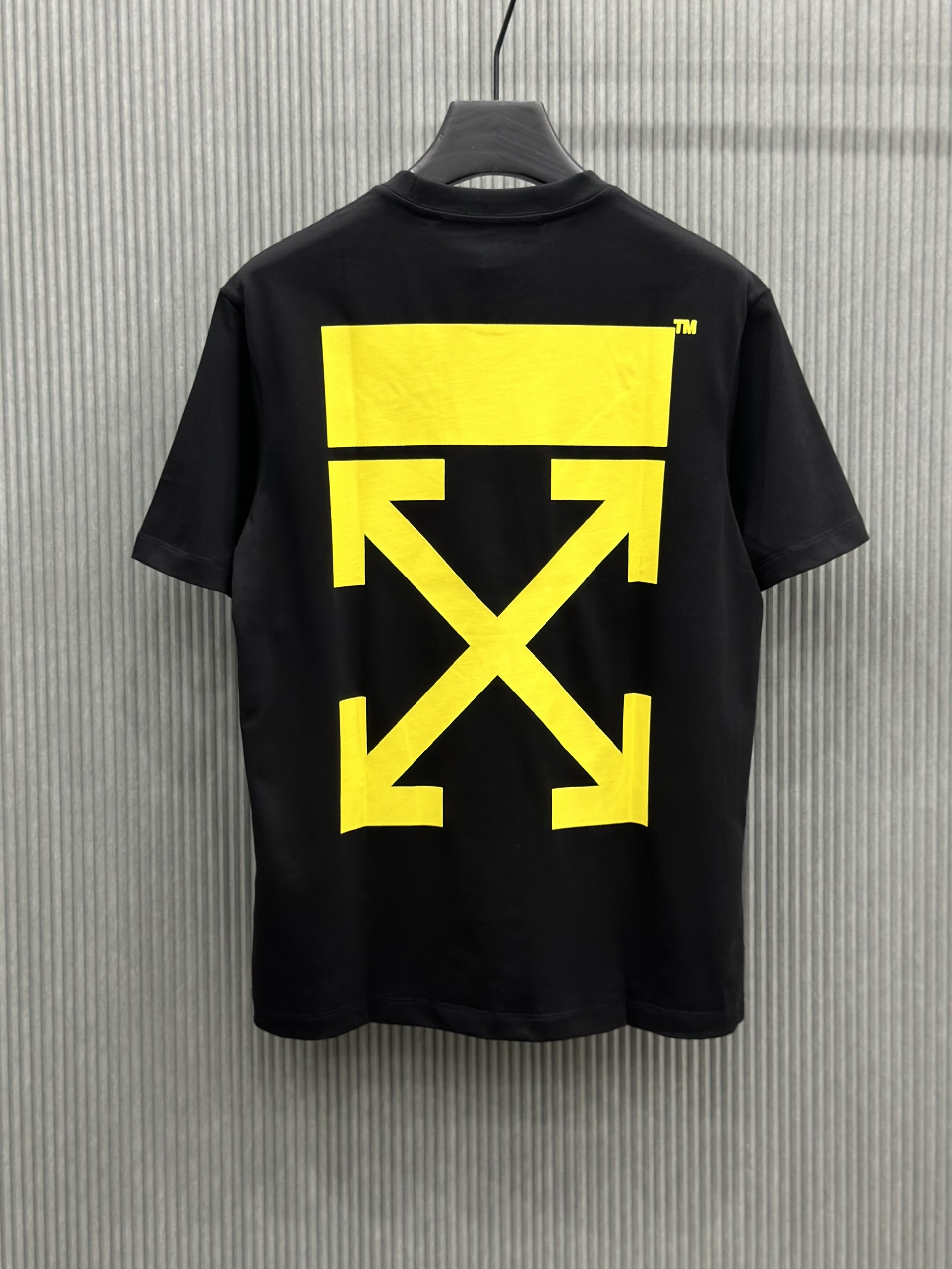 Áo phông T-shirt Off White Đen logo Vàng Like Auth on web VTN