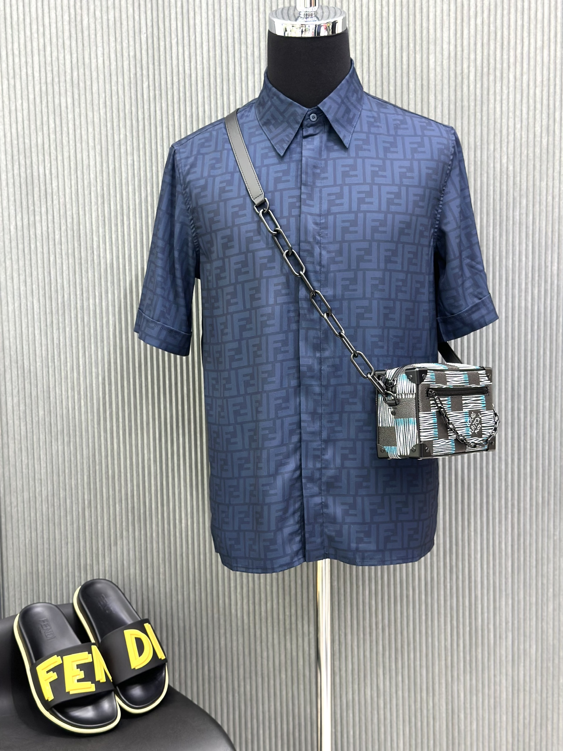 Áo sơ mi cộc tay Fendi FF Xanh dương họa tiết logo full Like Auth on web VTN
