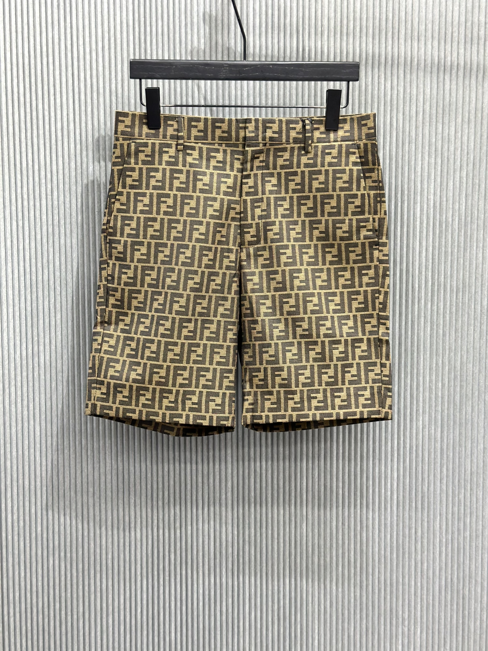 Quần short vải Fendi FF Nâu họa tiết logo full Like Auth 1-1 on web VTN