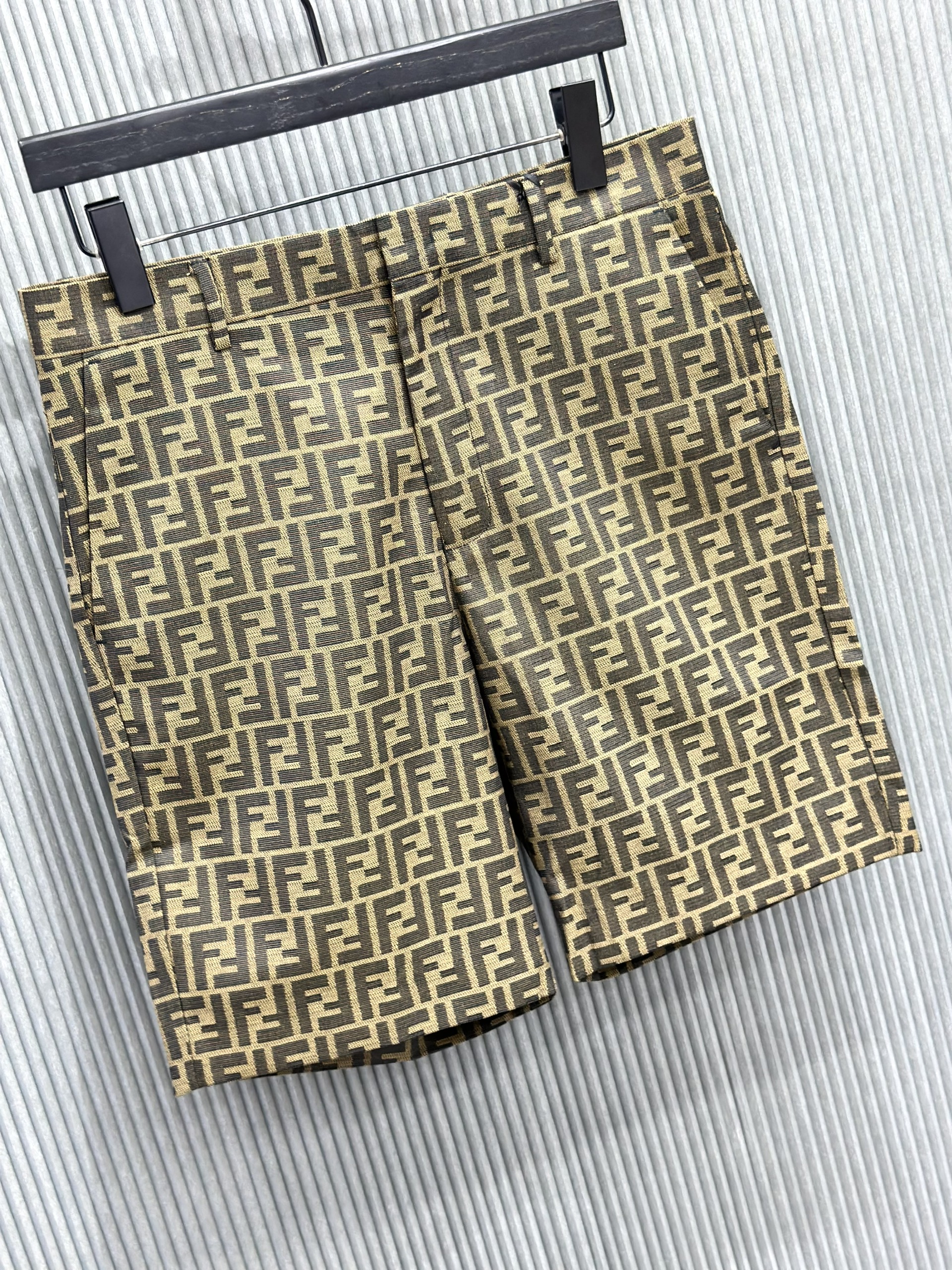 Quần short vải Fendi FF Nâu họa tiết logo full Like Auth 1-1 on web VTN