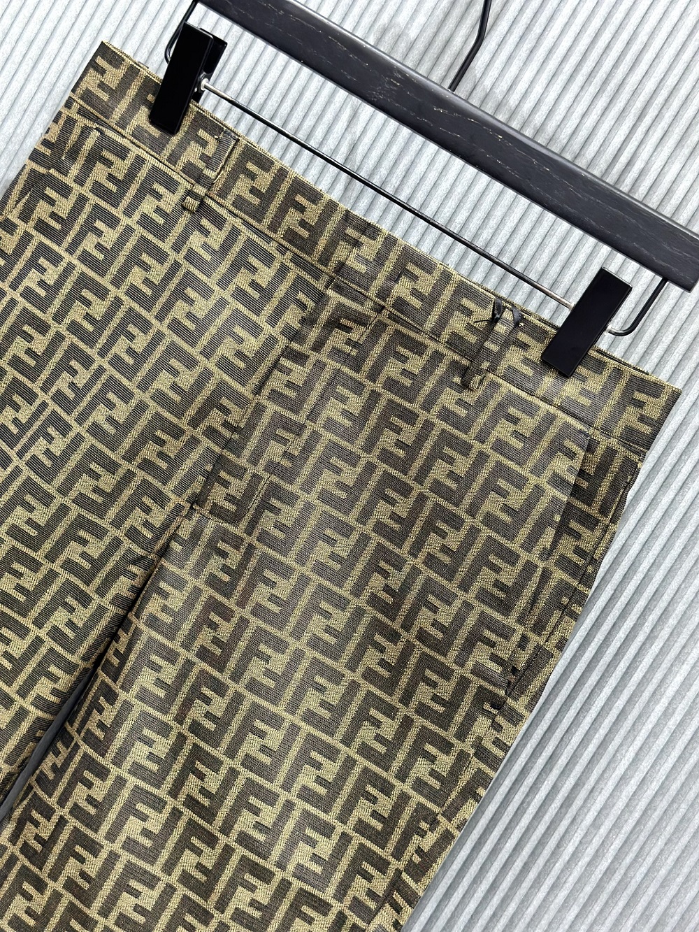 Quần short vải Fendi FF Nâu họa tiết logo full Like Auth 1-1 on web VTN