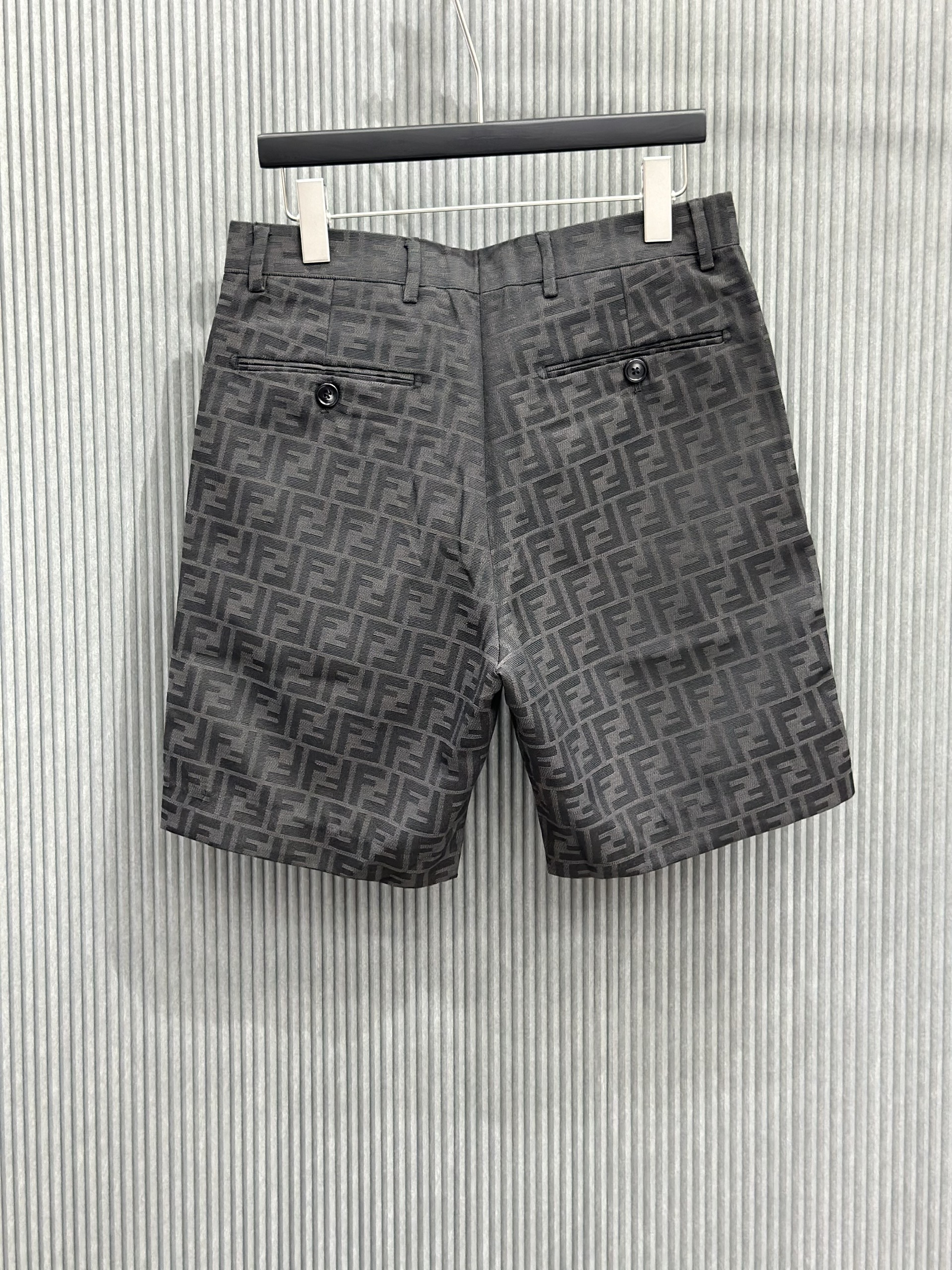 Quần short vải Fendi FF Đen họa tiết logo full Like Auth 1-1 on web VTN