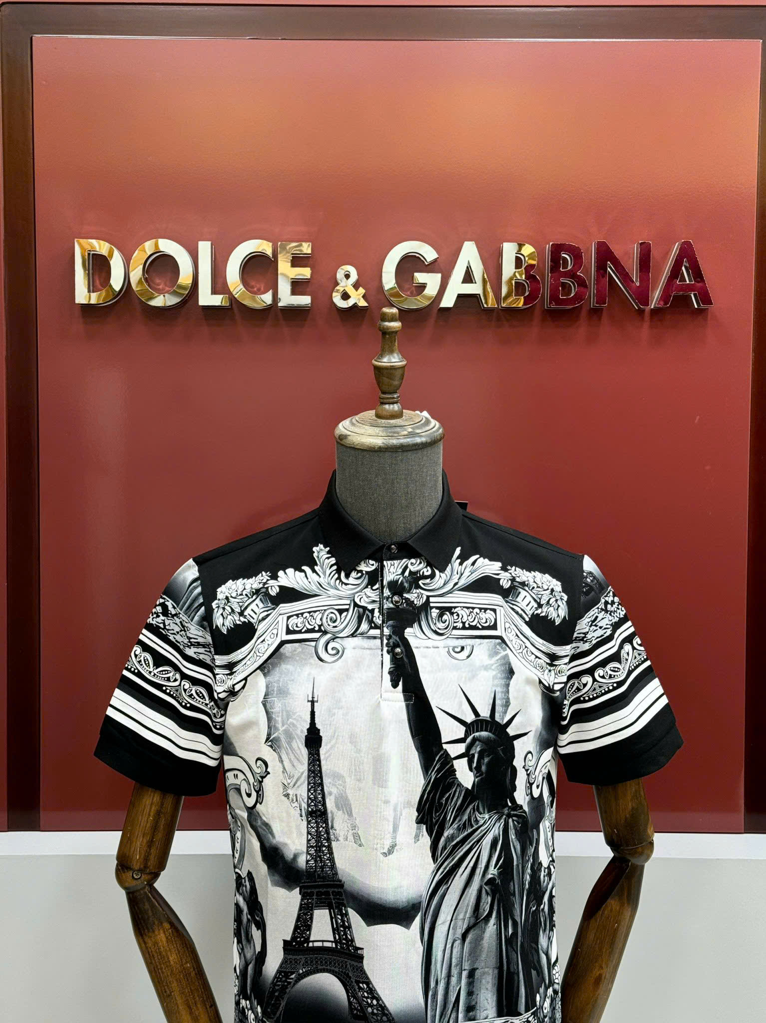 Áo polo Dolce Gabbana DG Đen phối Trắng họa tiết nữ thần Like Auth 1-1 on web CD