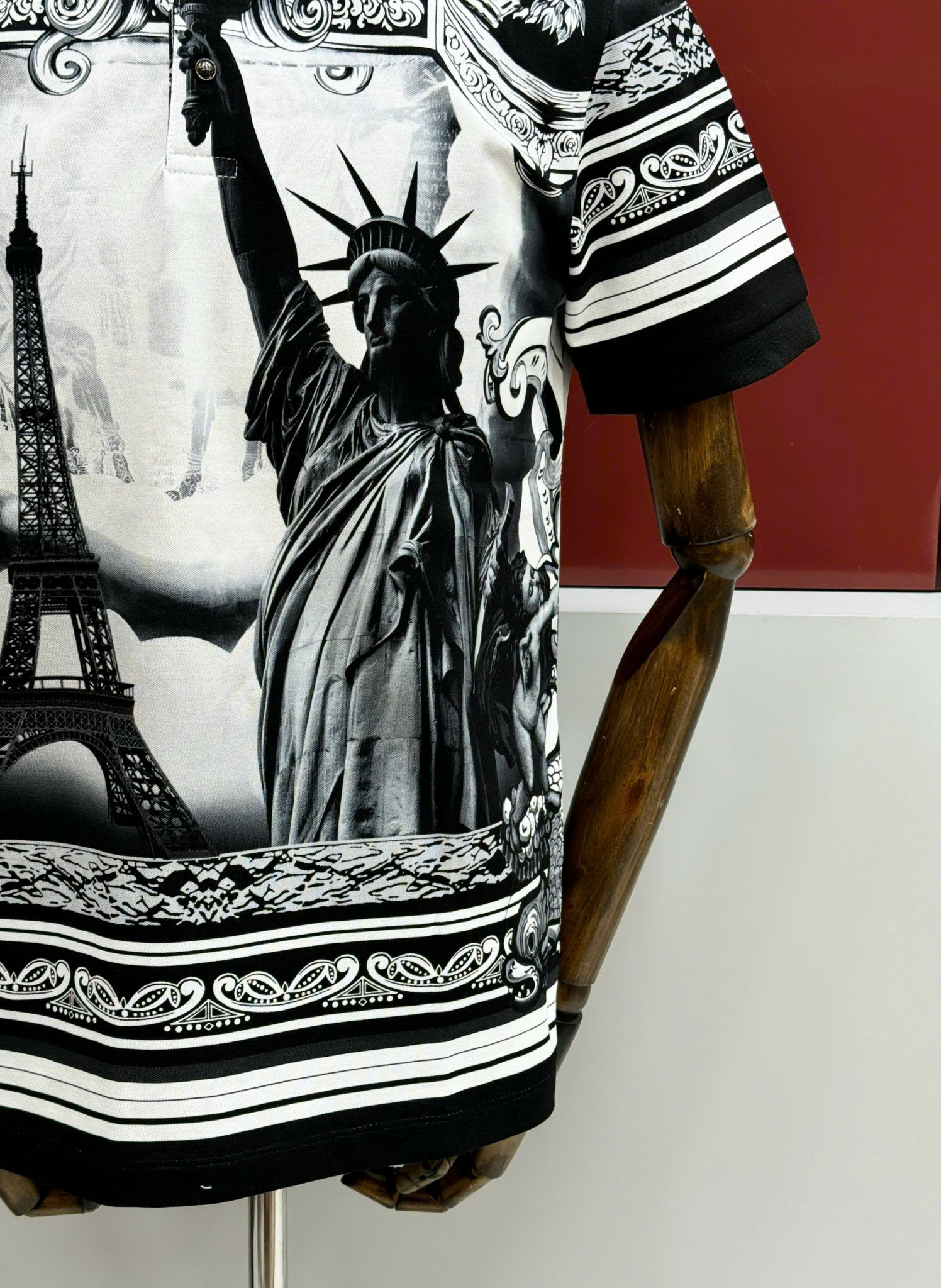 Áo polo Dolce Gabbana DG Đen phối Trắng họa tiết nữ thần Like Auth 1-1 on web CD