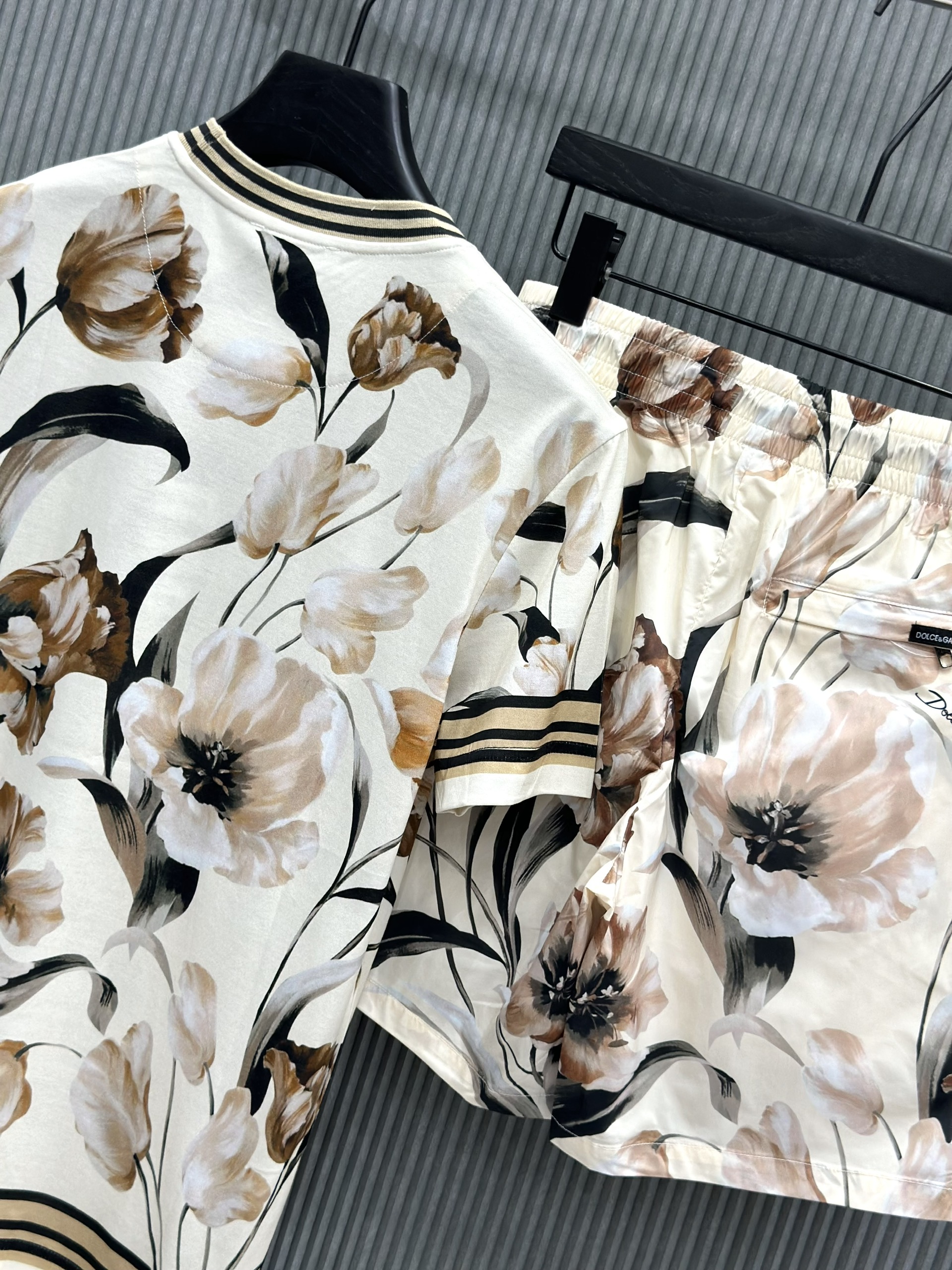 Bộ, Set hè Dolce Gabbana DG họa tiết hoa kẻ sọc viền Like Auth on web VTN