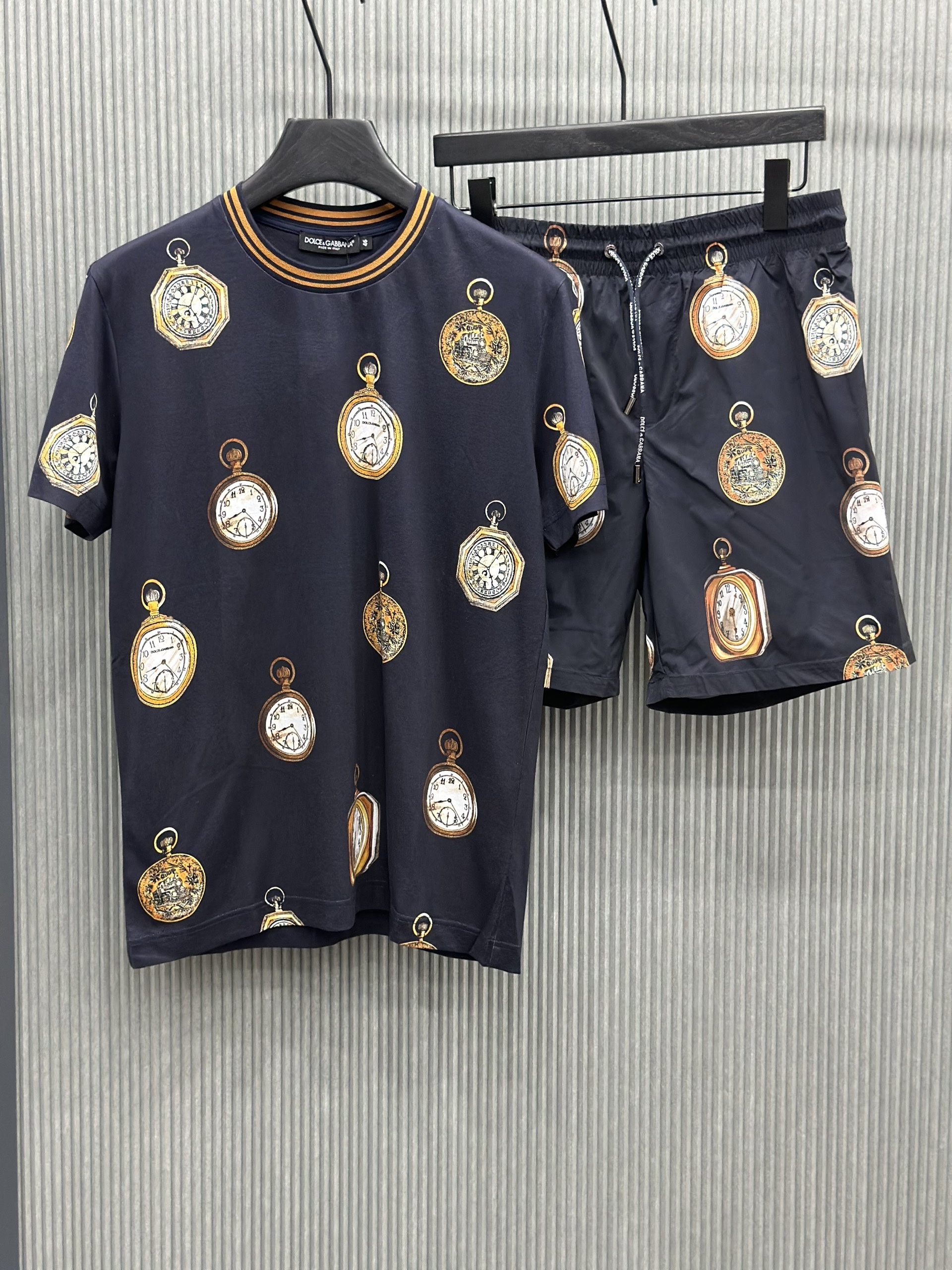 Bộ, Set hè Dolce Gabbana DG Đen họa tiết đồng hồ Like Auth on web VTN