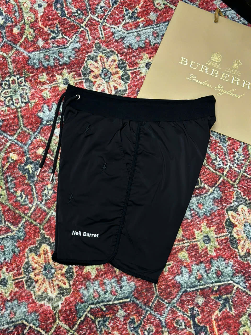 Quần short gió Neil Barret NB Đen họa tiết tia sét thêu nổi Like Auth 1-1 on web NV