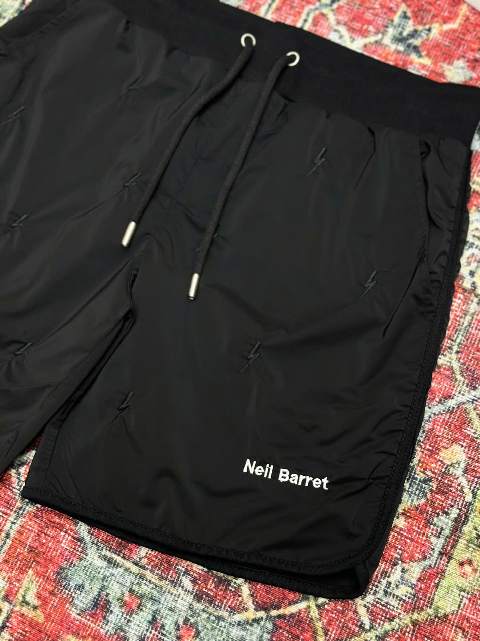Quần short gió Neil Barret NB Đen họa tiết tia sét thêu nổi Like Auth 1-1 on web NV