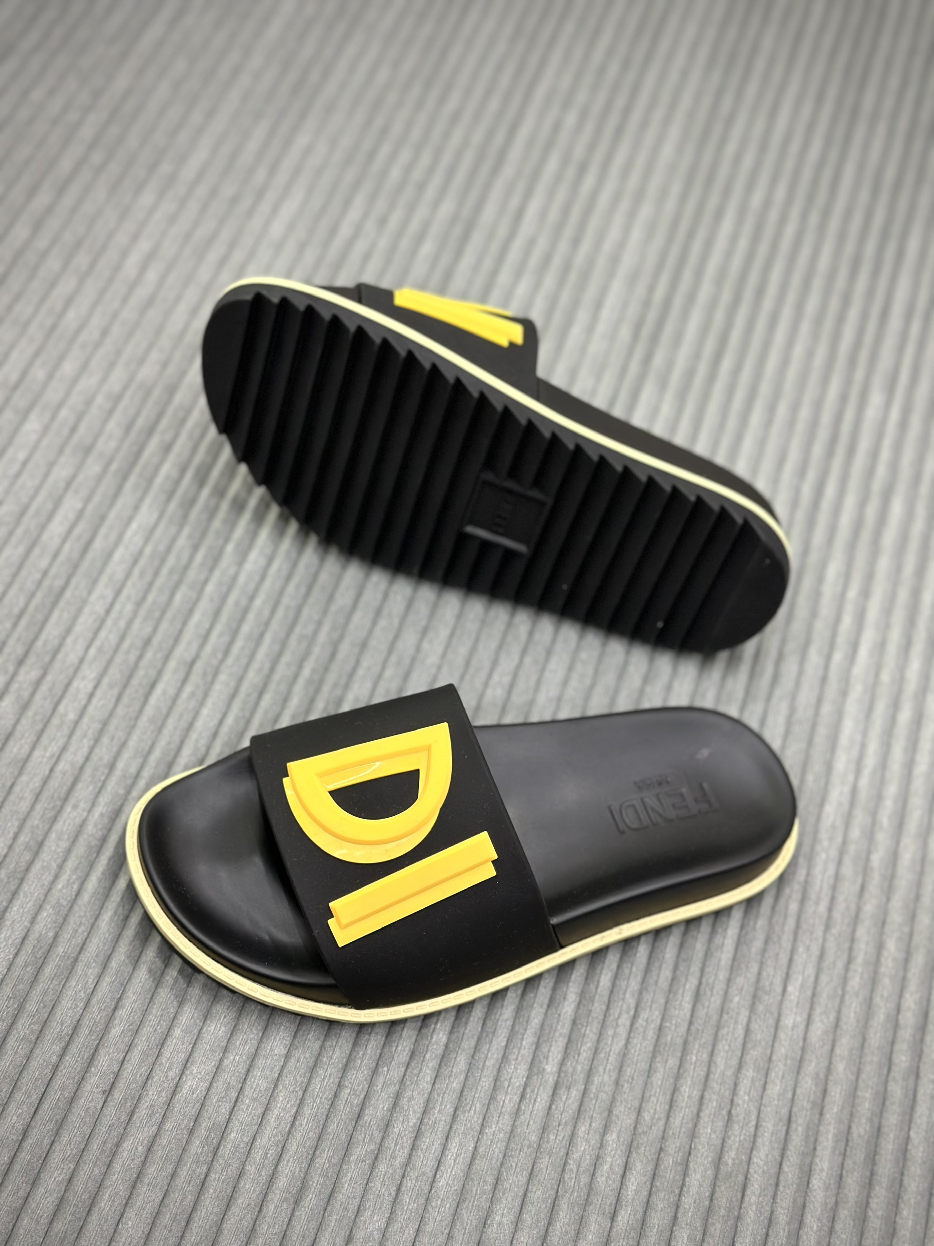 Dép lê quai ngang Fendi FF logo chữ nổi các mẫu Like Auth on web fullbox bill thẻ VTN
