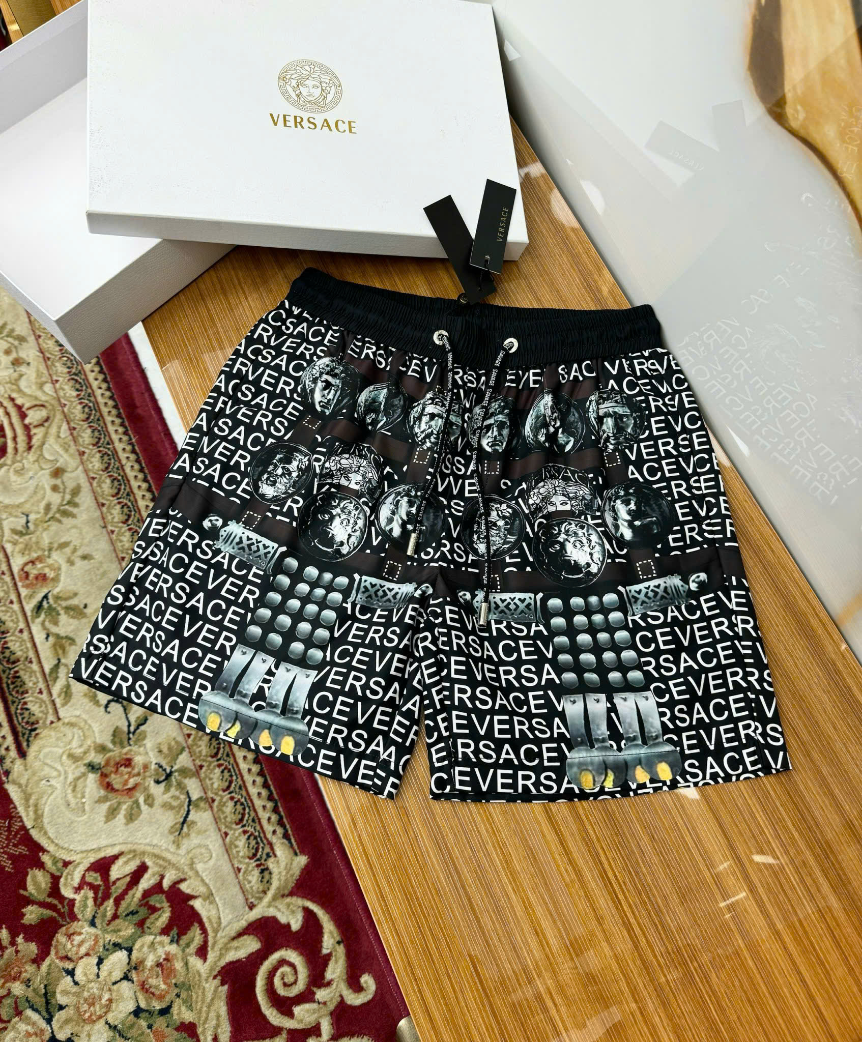 Quần short gió Versace VS họa tiết full Like Auth 1-1 on web CD