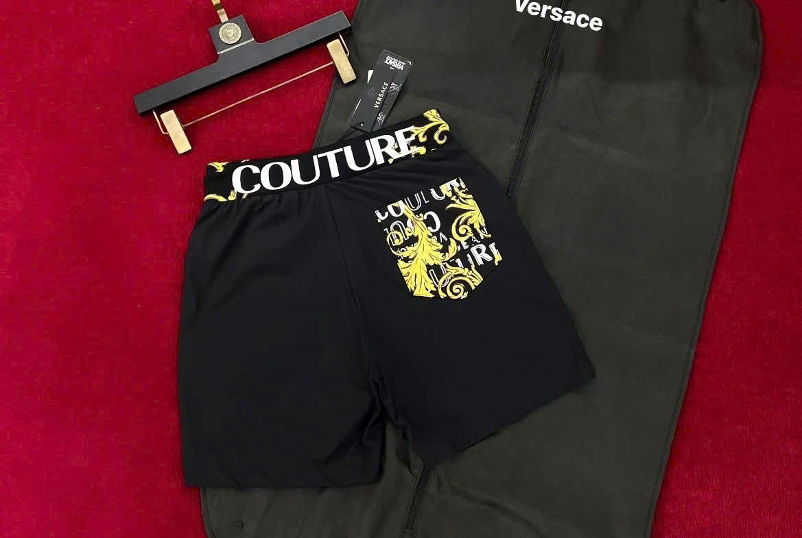 Quần short gió Versace VS Đen họa tiết Vàng logo chữ cạp Like Auth 1-1 on web MK