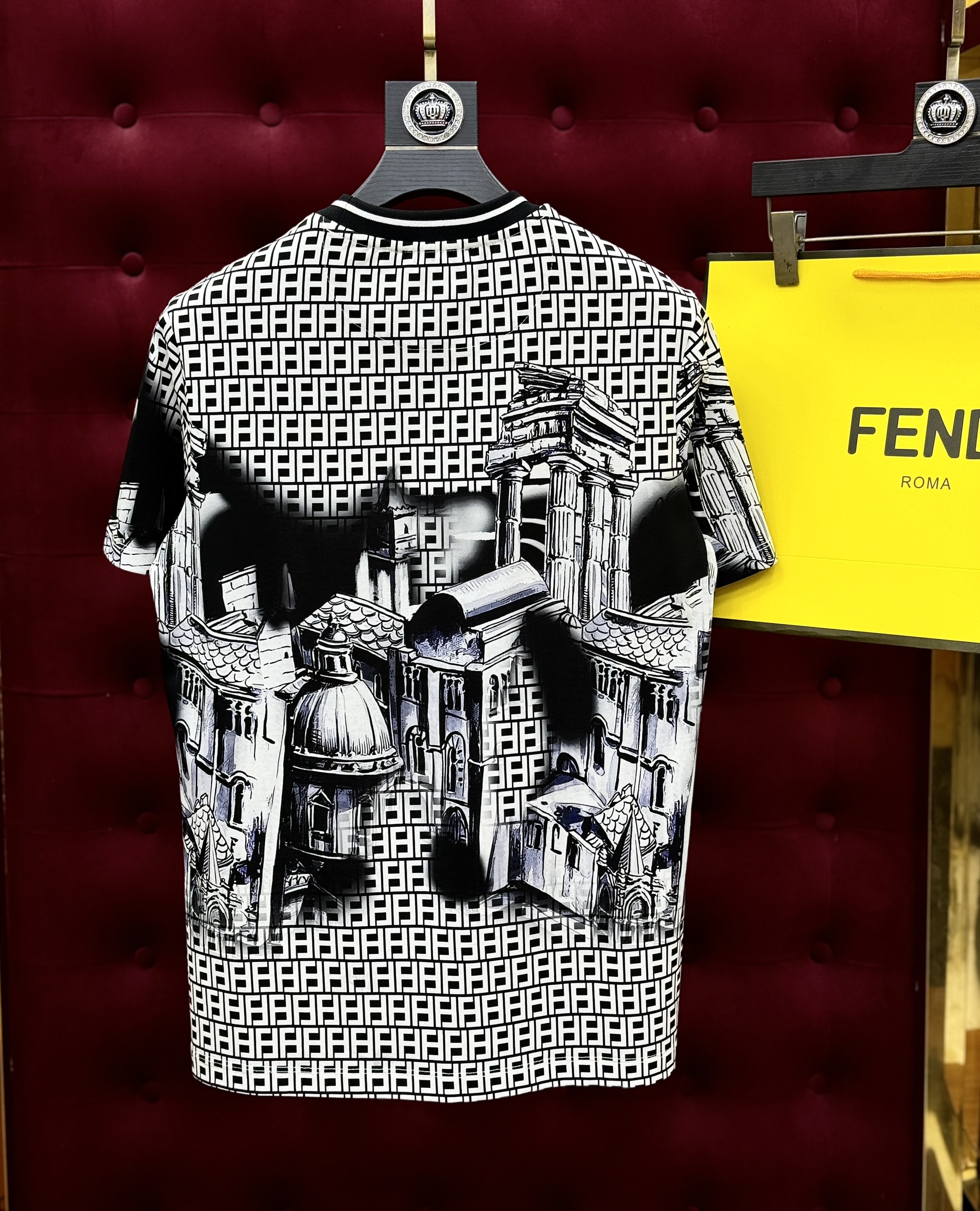 Áo phông T-shirt Fendi FF họa tiết logo Đen Trắng Like Auth on web CD