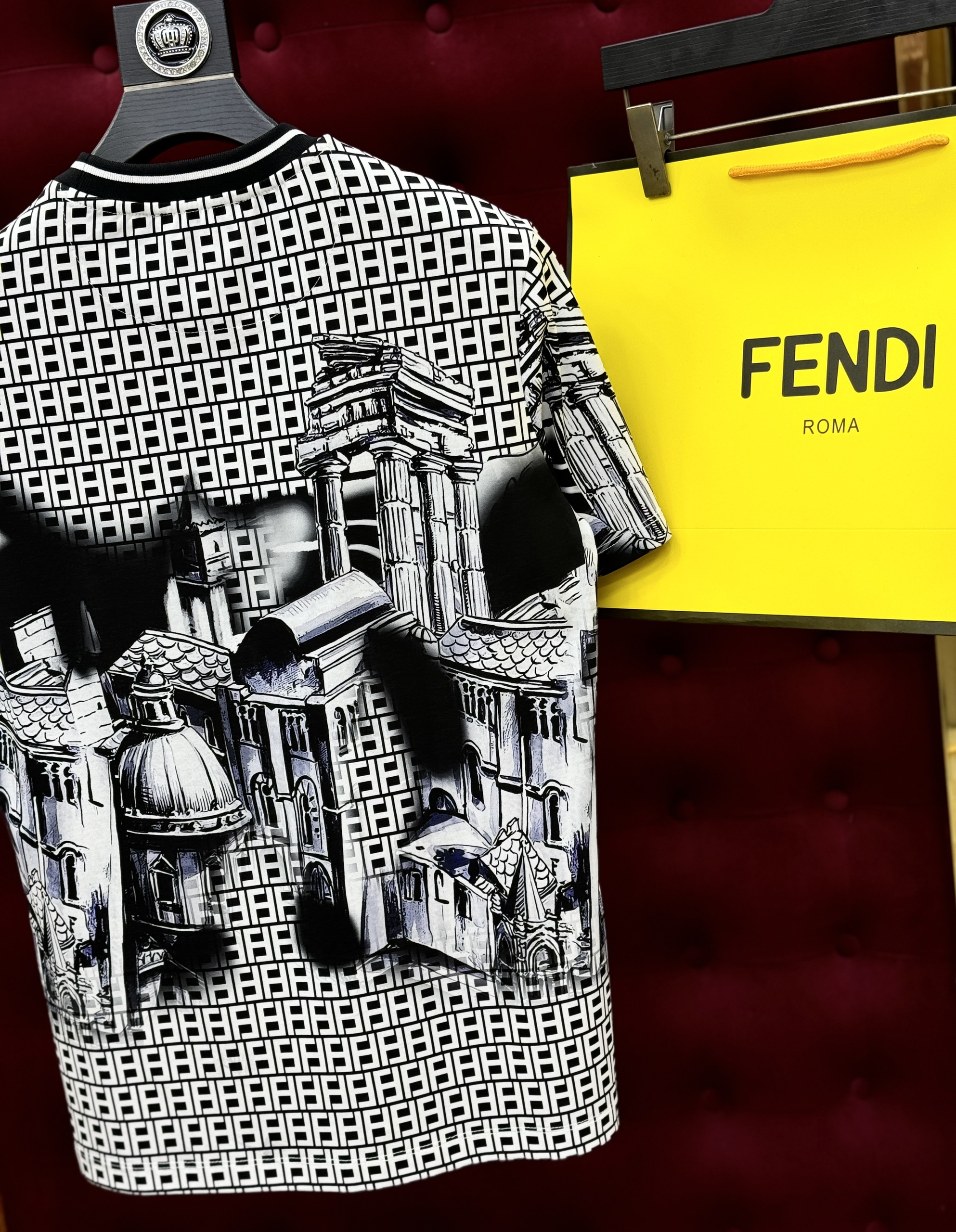 Áo phông T-shirt Fendi FF họa tiết logo Đen Trắng Like Auth on web CD