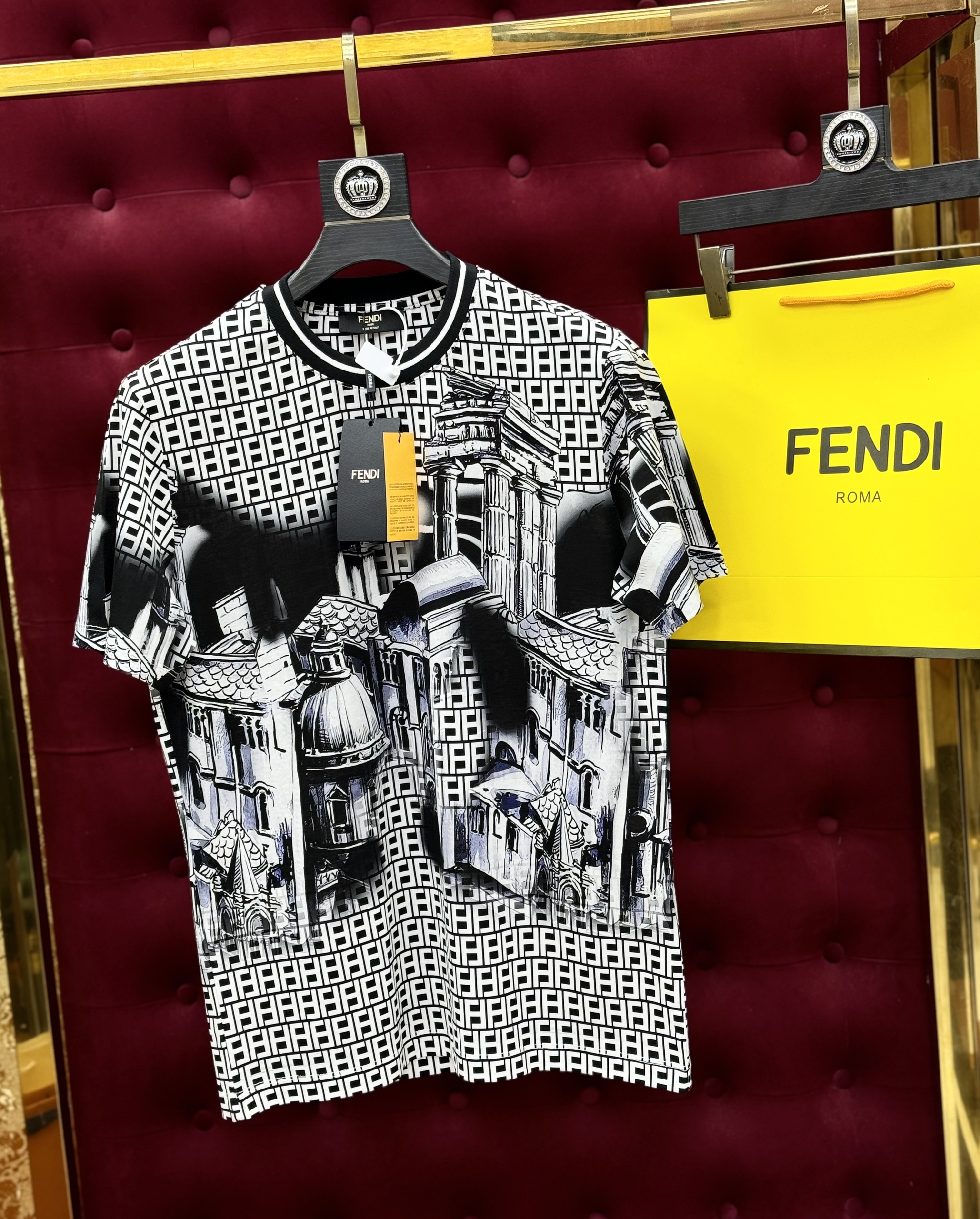 Áo phông T-shirt Fendi FF họa tiết logo Đen Trắng Like Auth on web CD