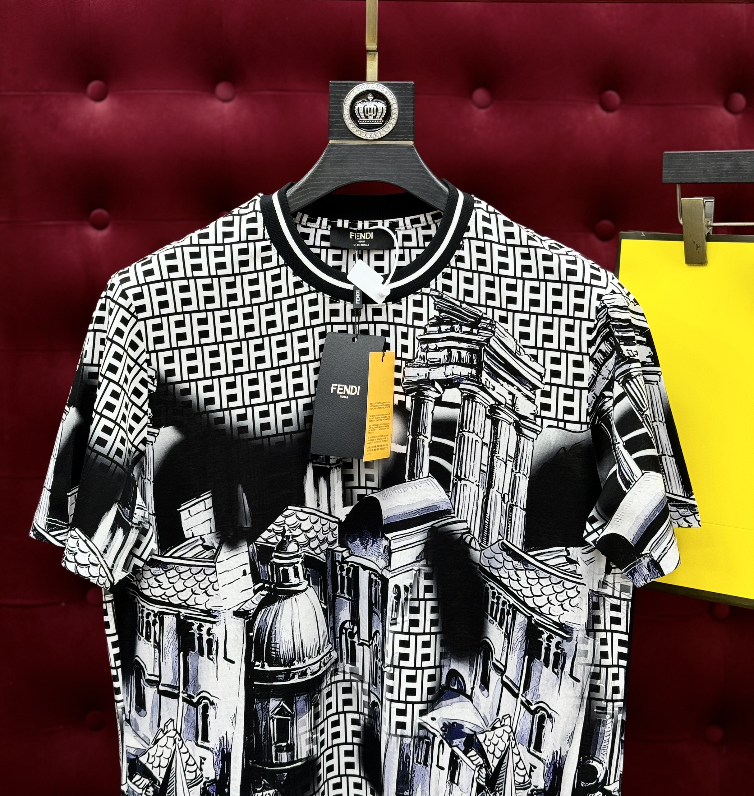 Áo phông T-shirt Fendi FF họa tiết logo Đen Trắng Like Auth on web CD