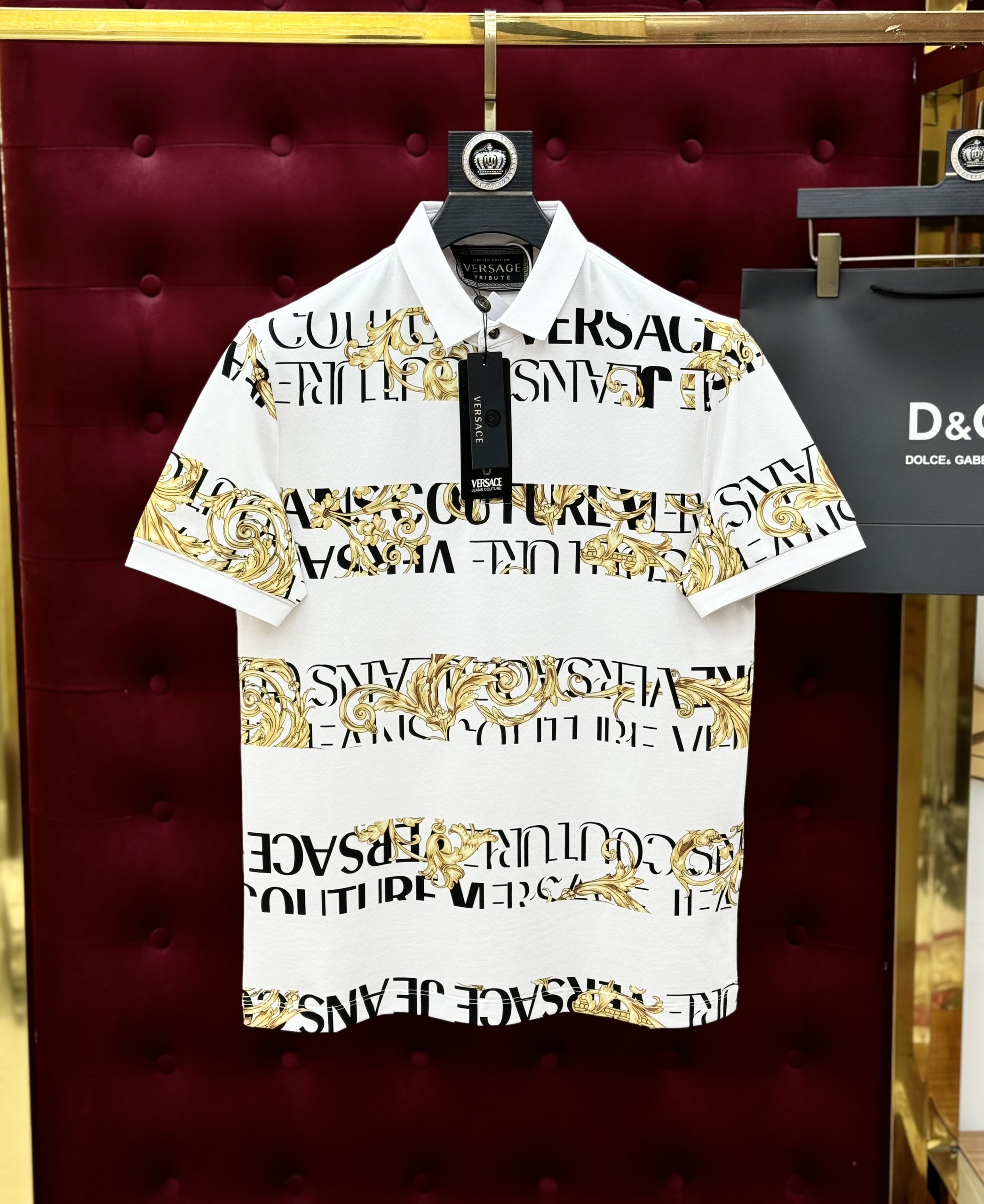 Áo polo Versace VS họa tiết logo chữ lồng hoa văn Vàng Like Auth 1-1 on web CD