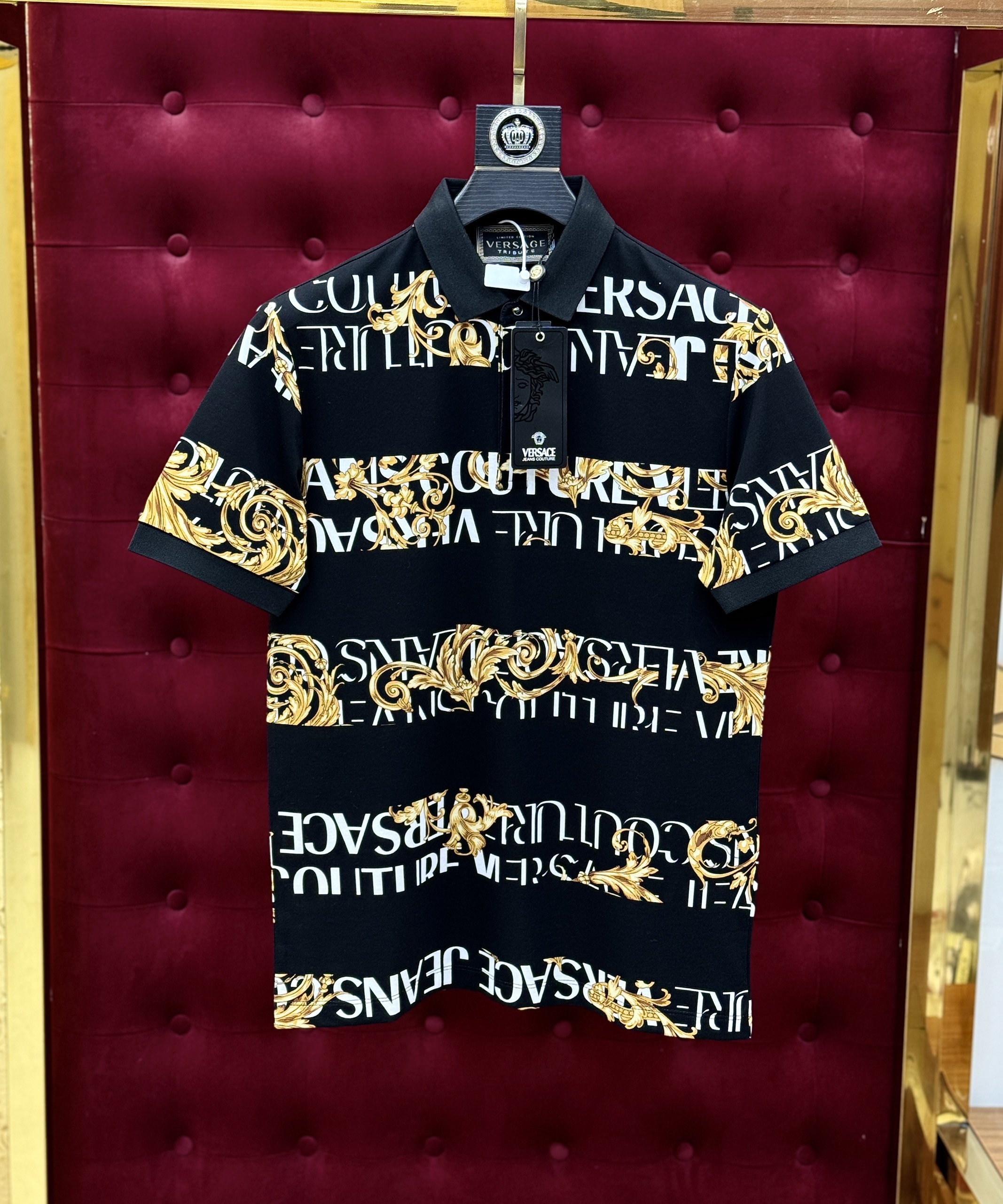 Áo polo Versace VS họa tiết logo chữ lồng hoa văn Vàng Like Auth 1-1 on web CD