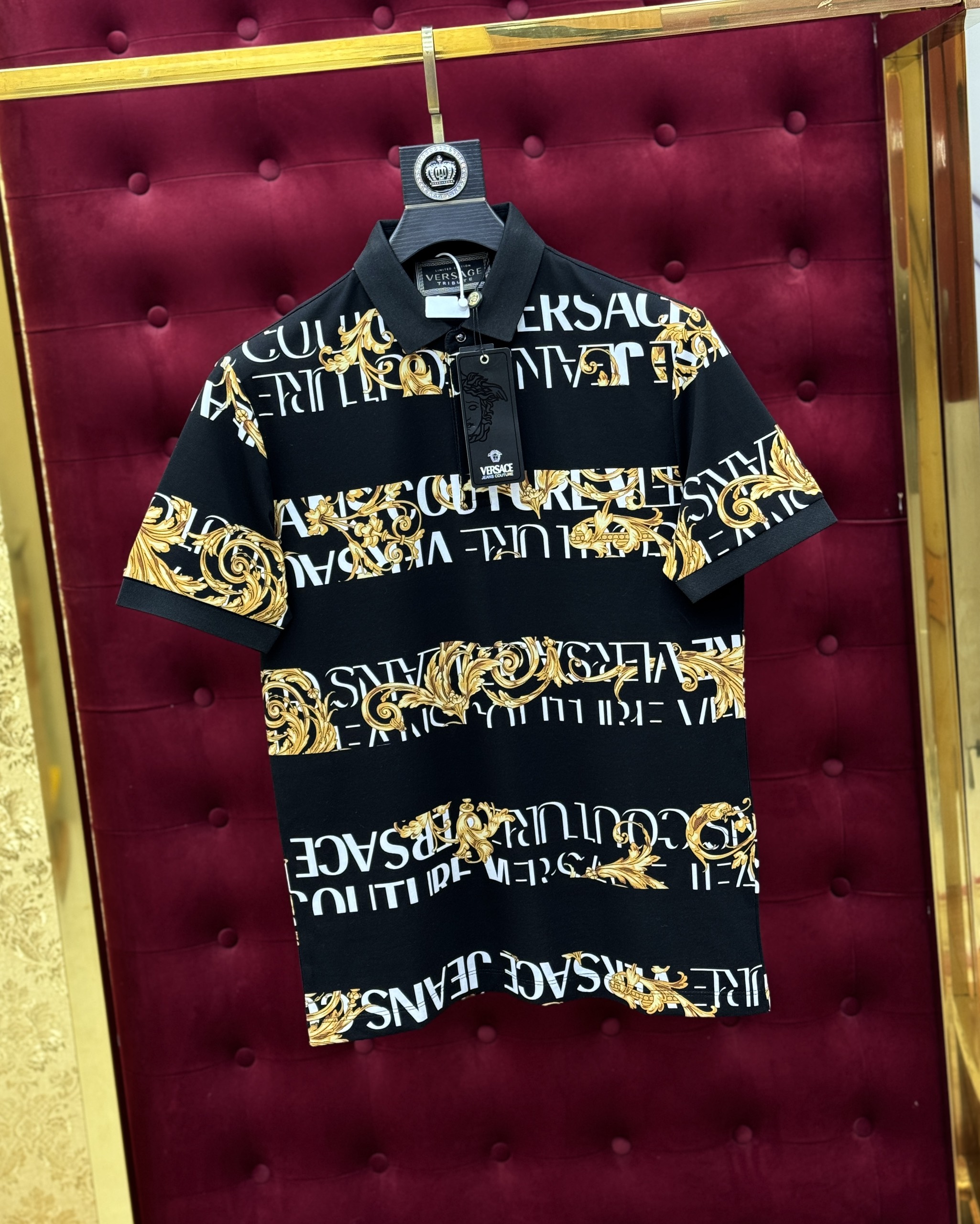 Áo polo Versace VS họa tiết logo chữ lồng hoa văn Vàng Like Auth 1-1 on web CD
