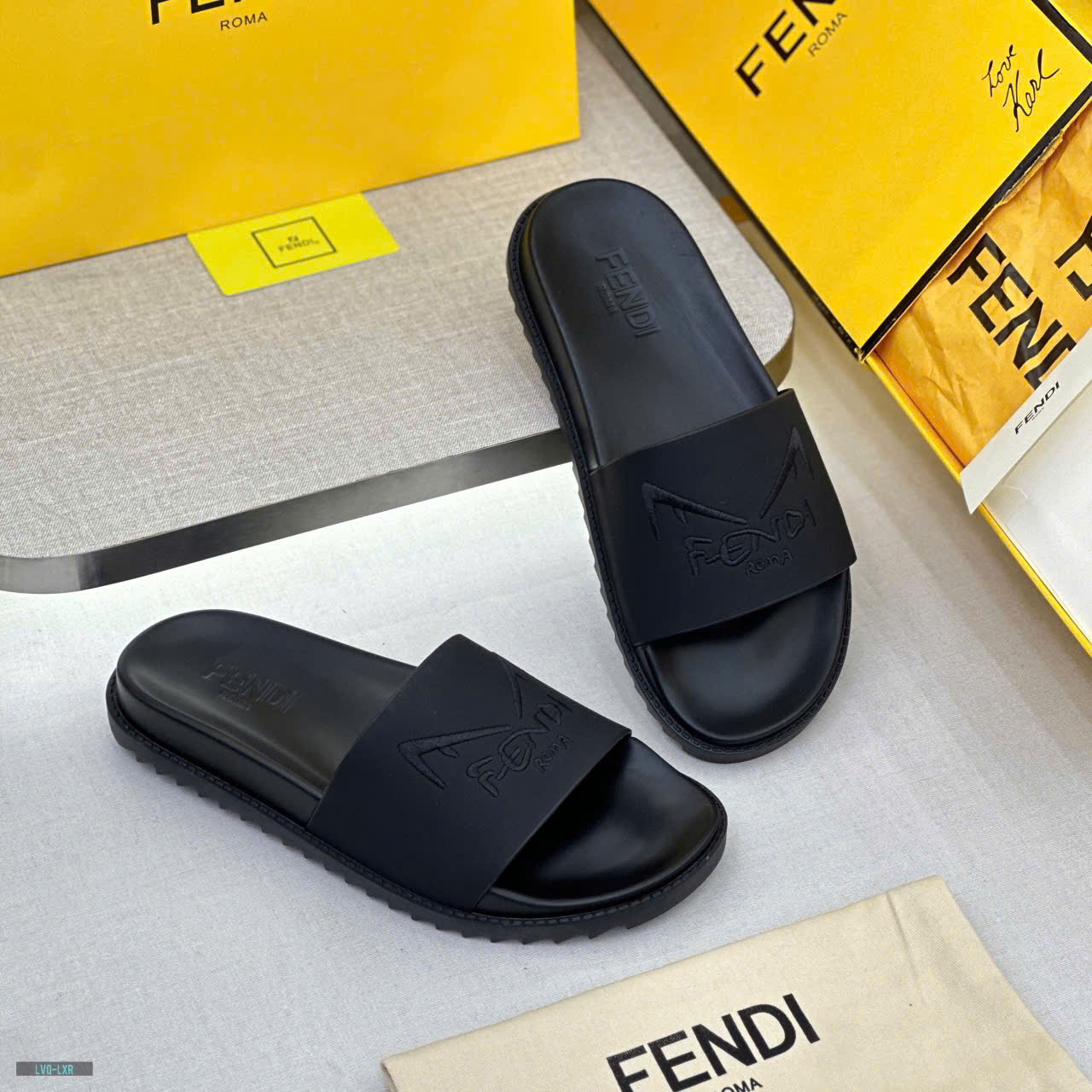 Dép lê quai ngang Fendi FF Đen logo chữ đôi mắt thêu nổi Like Auth on web fullbox bill thẻ LVQ