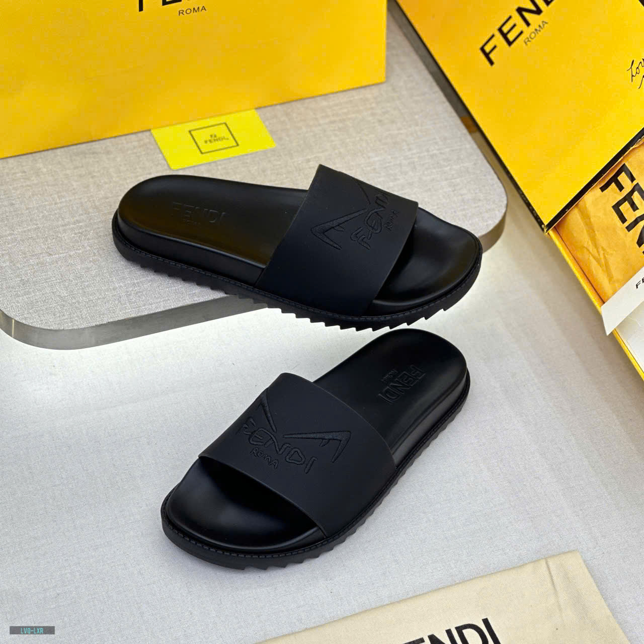 Dép lê quai ngang Fendi FF Đen logo chữ đôi mắt thêu nổi Like Auth on web fullbox bill thẻ LVQ