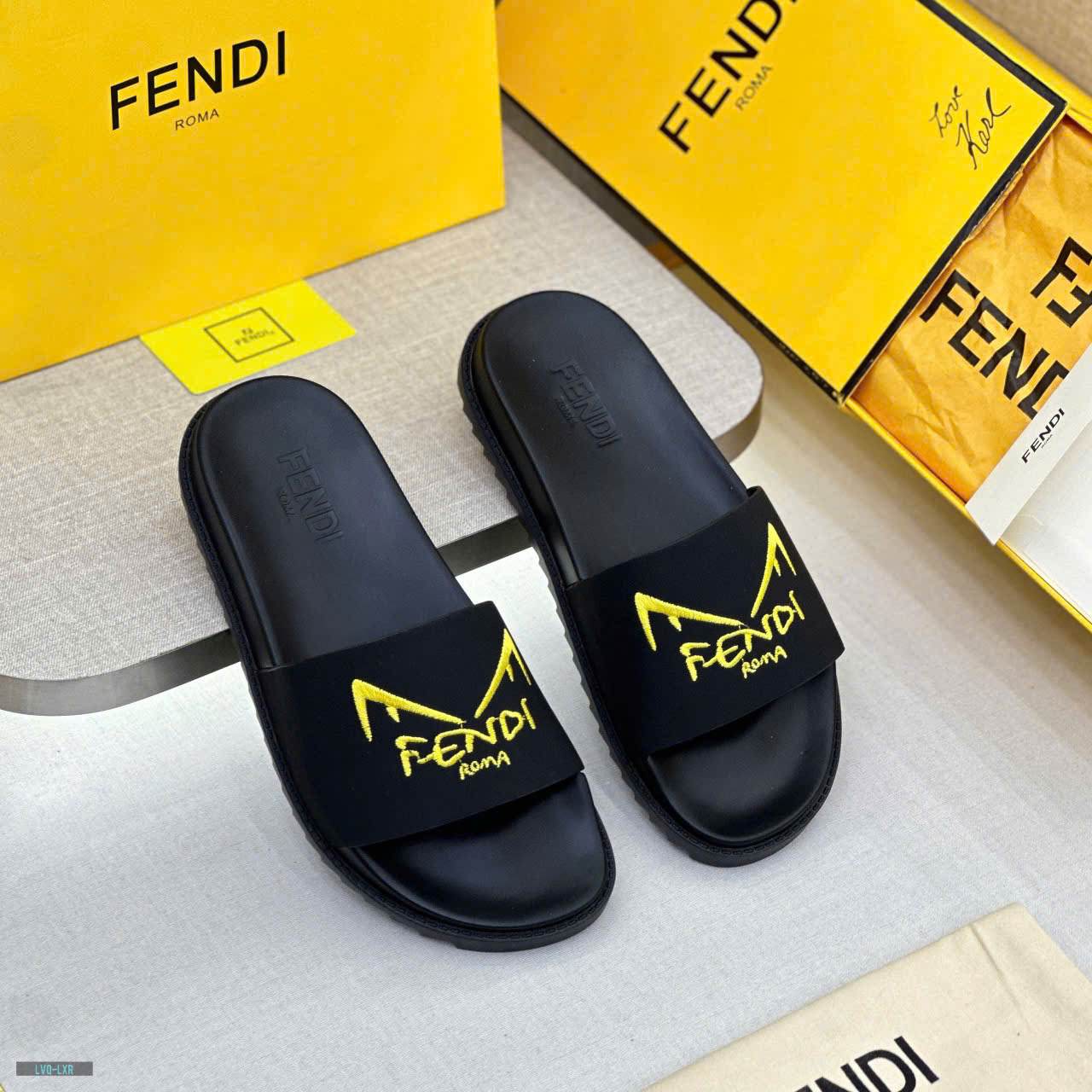 Dép lê quai ngang Fendi FF Đen logo chữ đôi mắt Vàng thêu nổi Like Auth on web fullbox bill thẻ LVQ
