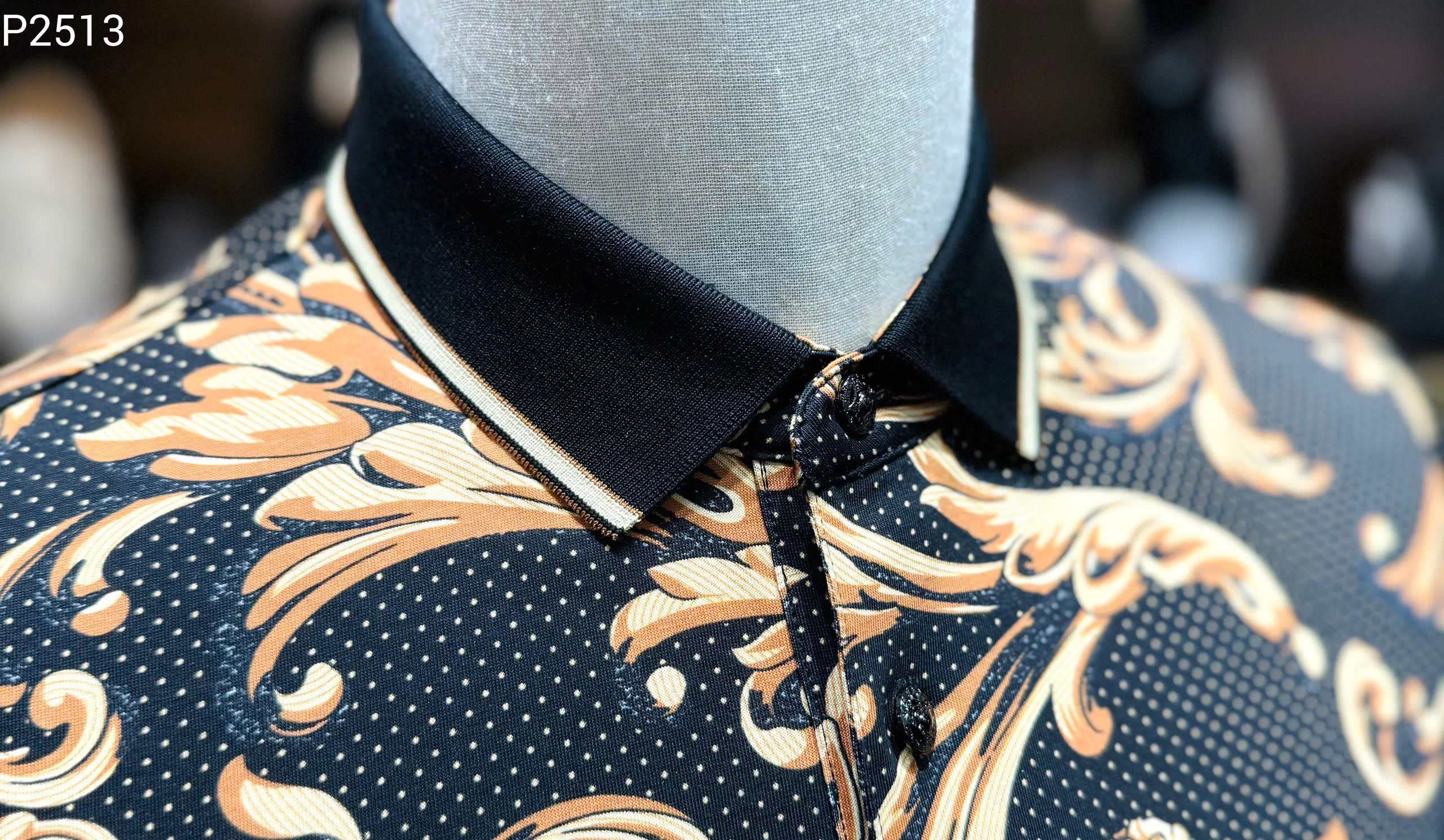 Áo polo Versace VS Đen họa tiết hoa văn Vàng full Like Auth 1-1 on web MK