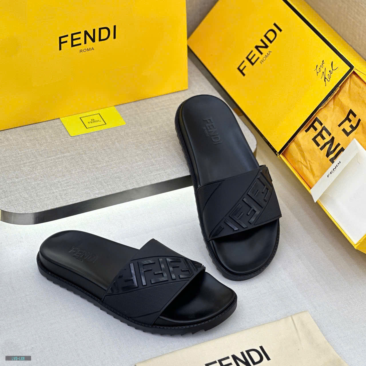 Dép lê quai ngang Fendi FF Đen logo chữ nổi chéo Like Auth on web fullbox bill thẻ LVQ