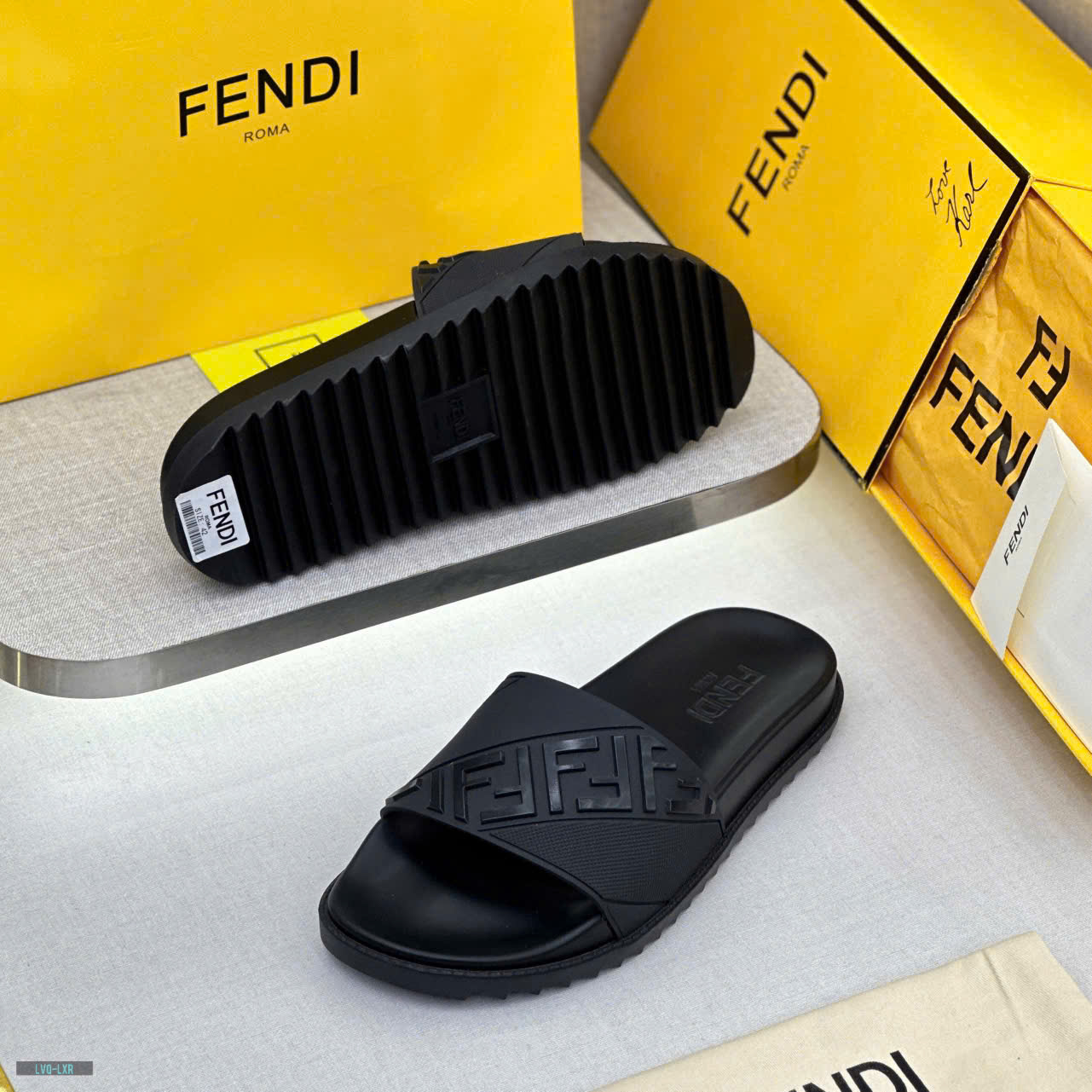 Dép lê quai ngang Fendi FF Đen logo chữ nổi chéo Like Auth on web fullbox bill thẻ LVQ