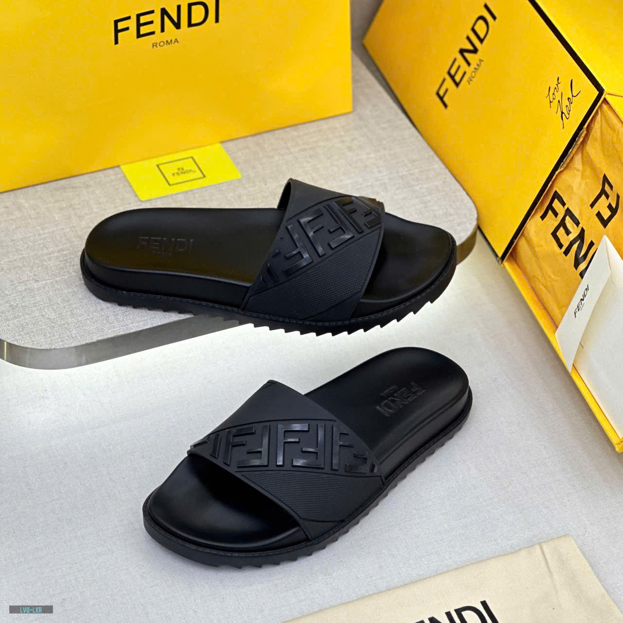 Dép lê quai ngang Fendi FF Đen logo chữ nổi chéo Like Auth on web fullbox bill thẻ LVQ