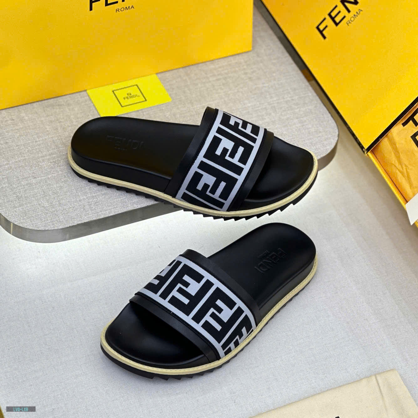 Dép lê quai ngang Fendi FF Đen logo chữ tag vải Like Auth on web fullbox bill thẻ LVQ