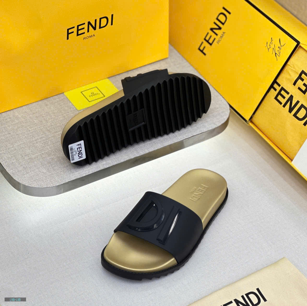Dép lê quai ngang Fendi FF Đen logo chữ nổi đế Vàng Like Auth on web fullbox bill thẻ LVQ
