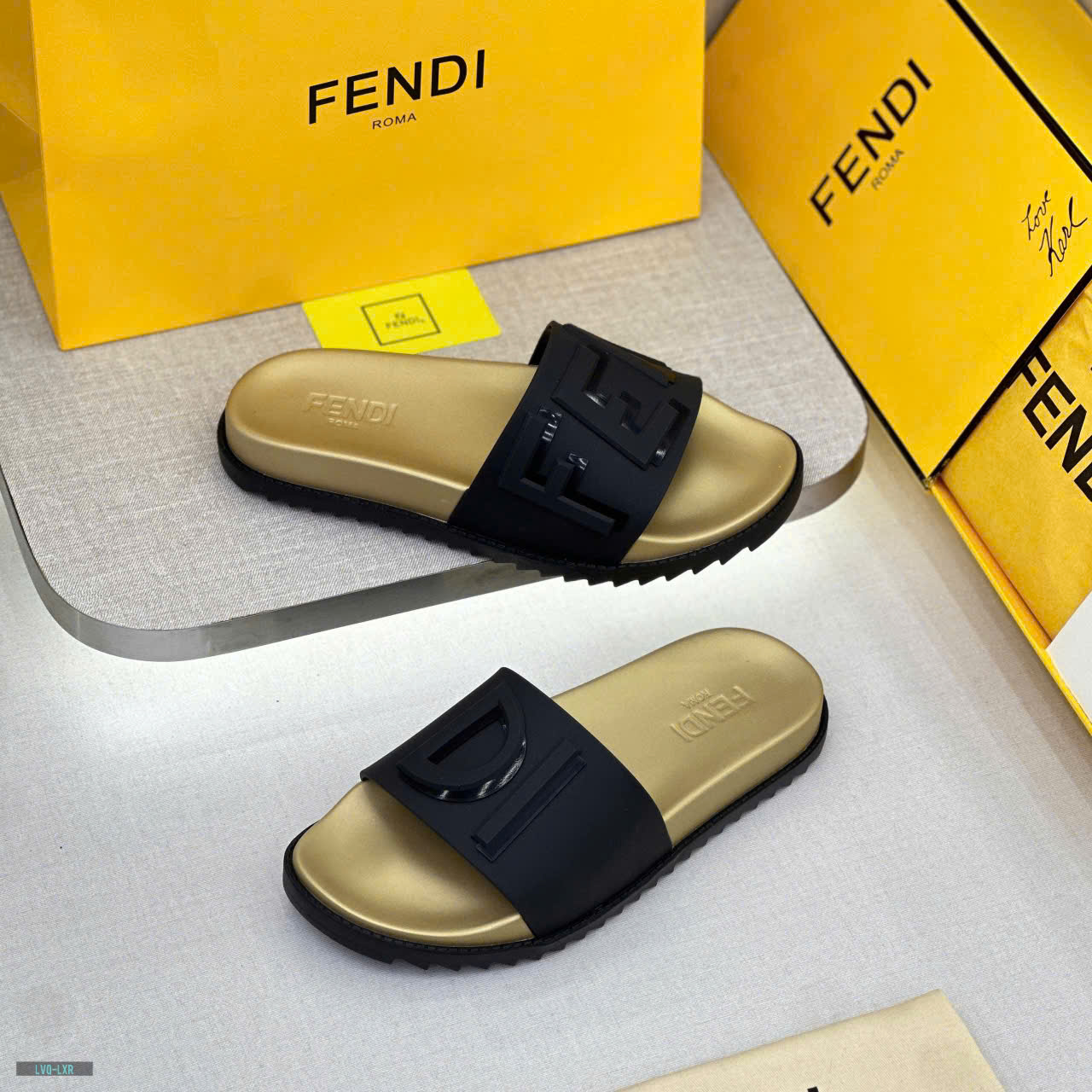Dép lê quai ngang Fendi FF Đen logo chữ nổi đế Vàng Like Auth on web fullbox bill thẻ LVQ