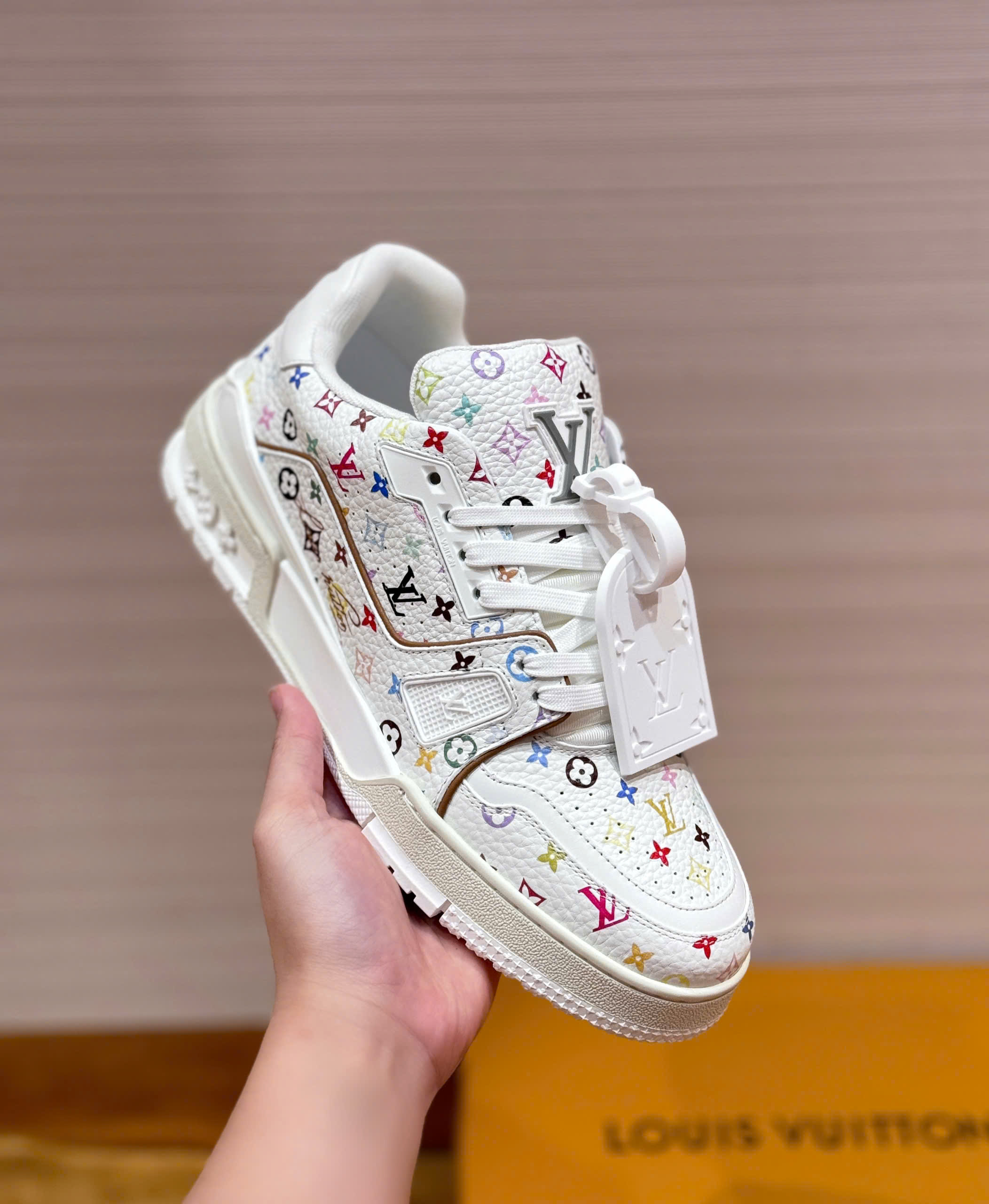 Giày sneaker Louis Vuitton LV Trắng họa tiết hoa vân logo màu sắc full Like Auth Fullbox Phụ Kiện DDT