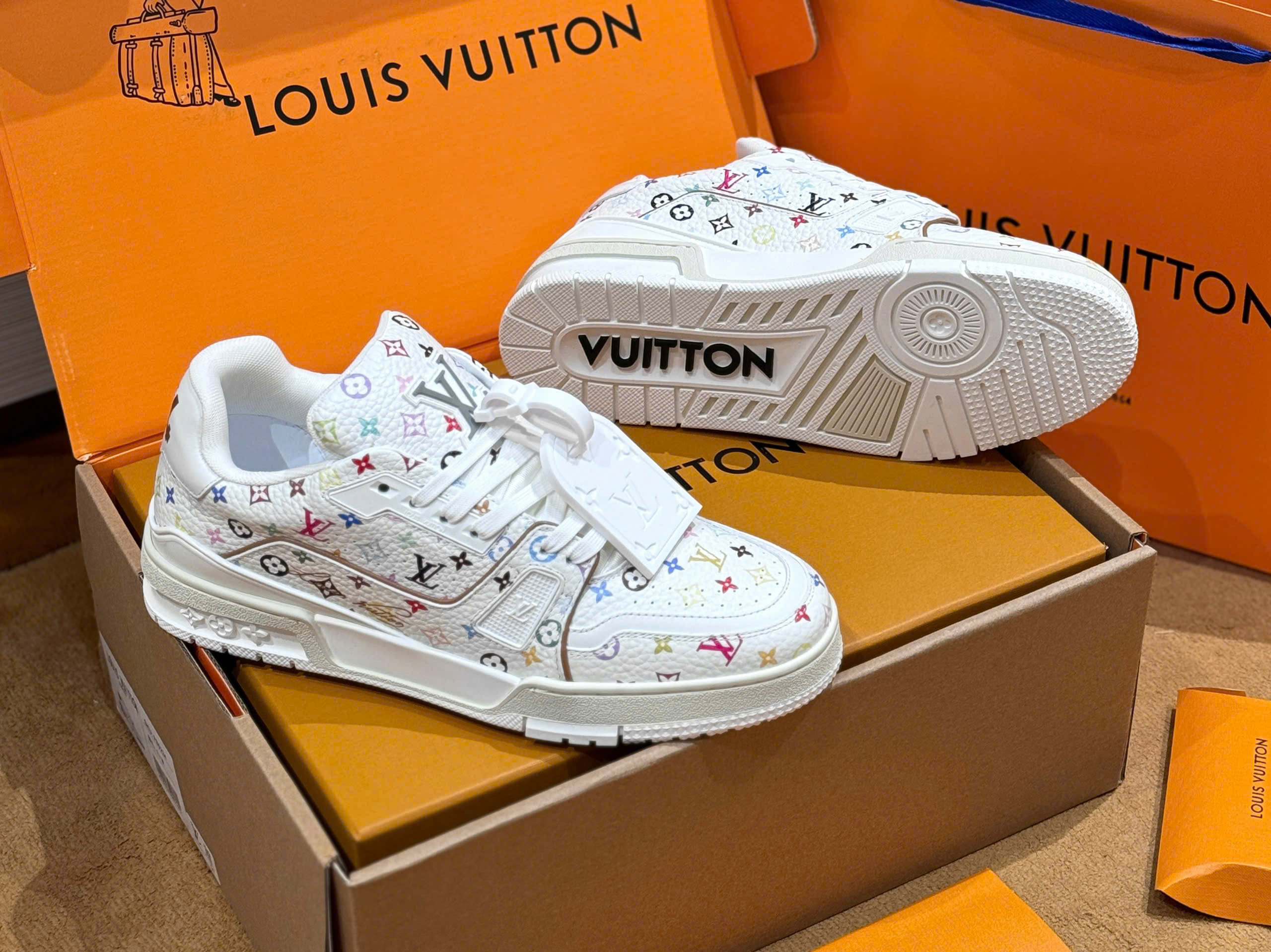 Giày sneaker Louis Vuitton LV Trắng họa tiết hoa vân logo màu sắc full Like Auth Fullbox Phụ Kiện DDT