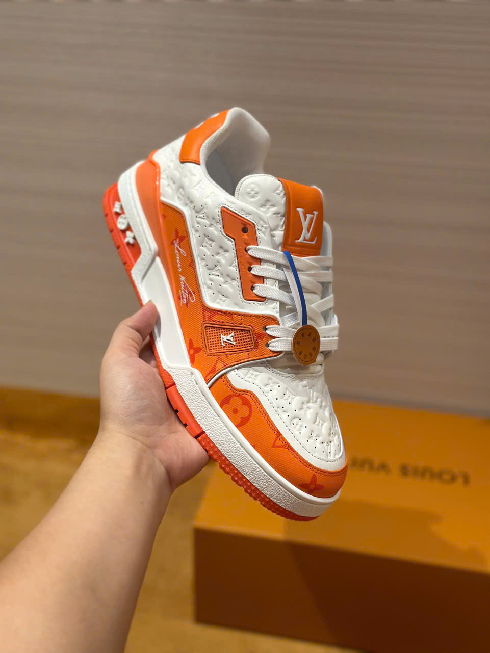 Giày sneaker Louis Vuitton LV Trắng phối Cam Like Auth Fullbox Phụ Kiện DDT