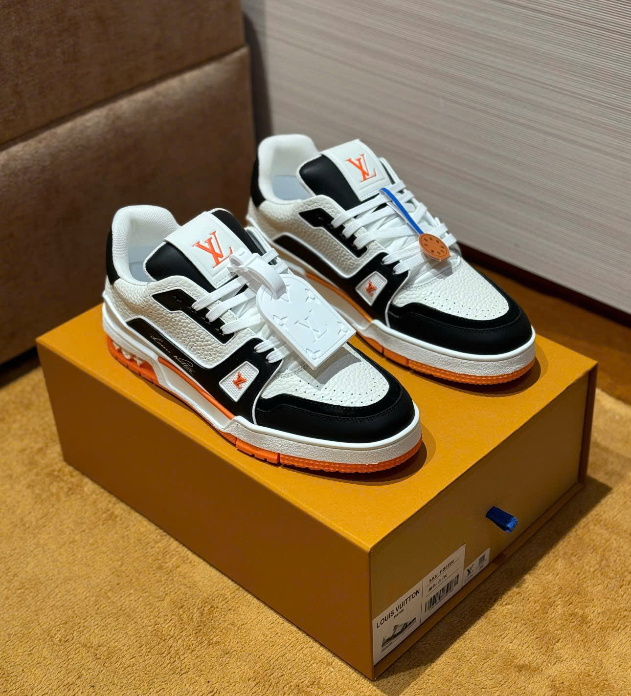 Giày sneaker Louis Vuitton LV Trắng phối màu Đen Cam Like Auth Fullbox Phụ Kiện DDT