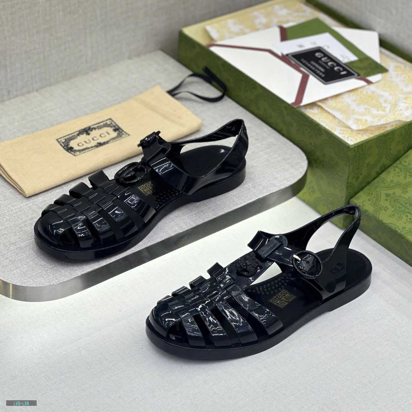 Dép rọ sandal Gucci GC Đen bóng trơn logo Hổ nổi Like Auth on web fullbox bill thẻ LVQ