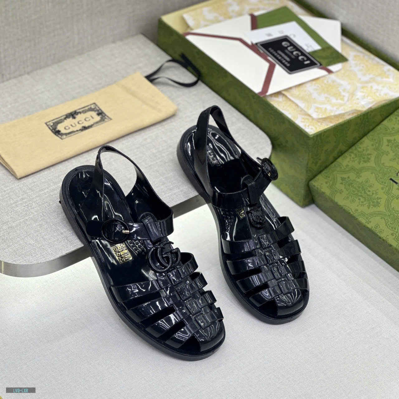 Dép rọ sandal Gucci GC Đen bóng trơn logo Hổ nổi Like Auth on web fullbox bill thẻ LVQ