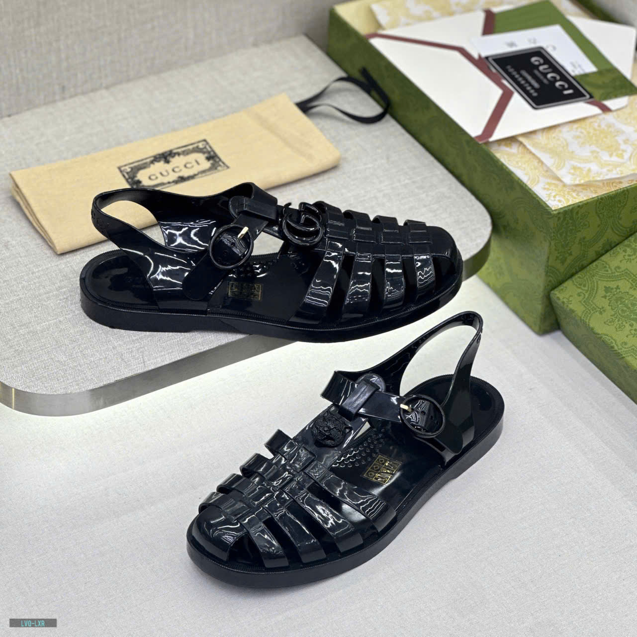 Dép rọ sandal Gucci GC Đen bóng trơn logo Hổ nổi Like Auth on web fullbox bill thẻ LVQ