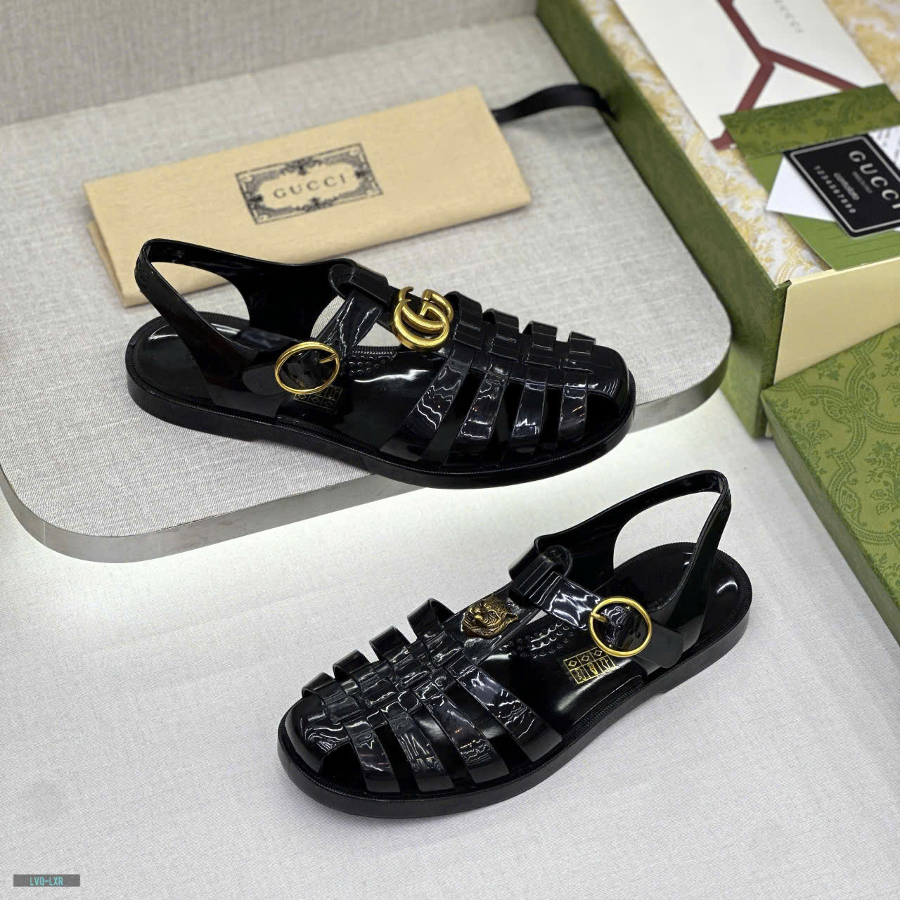 Dép rọ sandal Gucci GC Đen bóng trơn logo Hổ kim loại nổi Like Auth on web fullbox bill thẻ LVQ