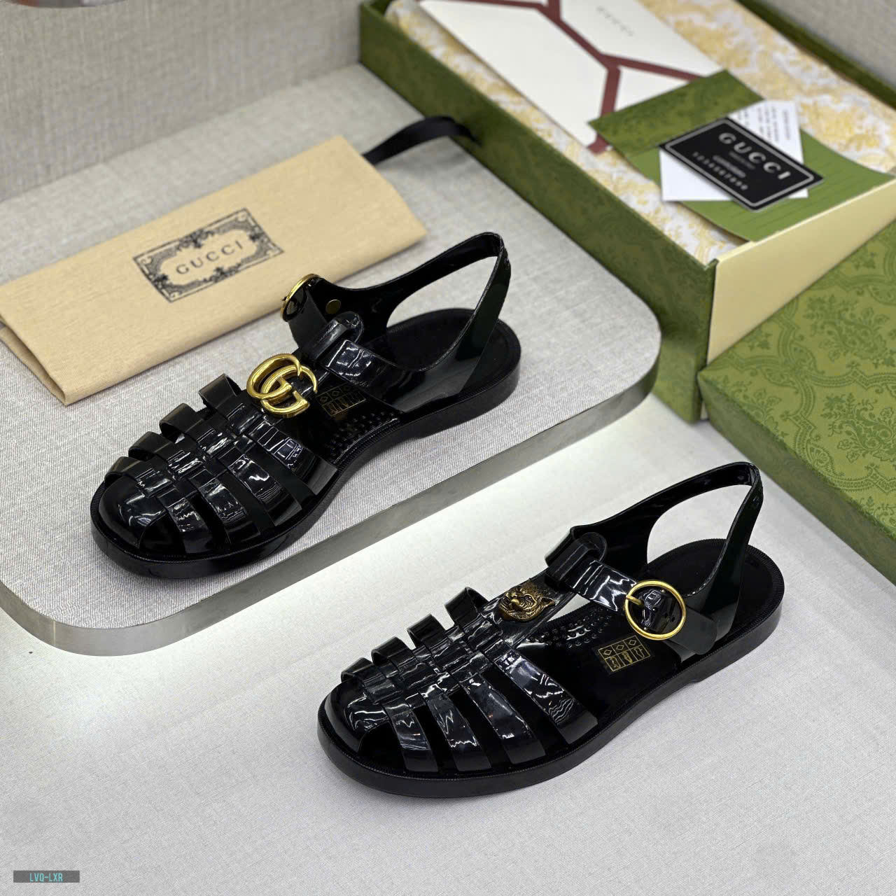 Dép rọ sandal Gucci GC Đen bóng trơn logo Hổ kim loại nổi Like Auth on web fullbox bill thẻ LVQ